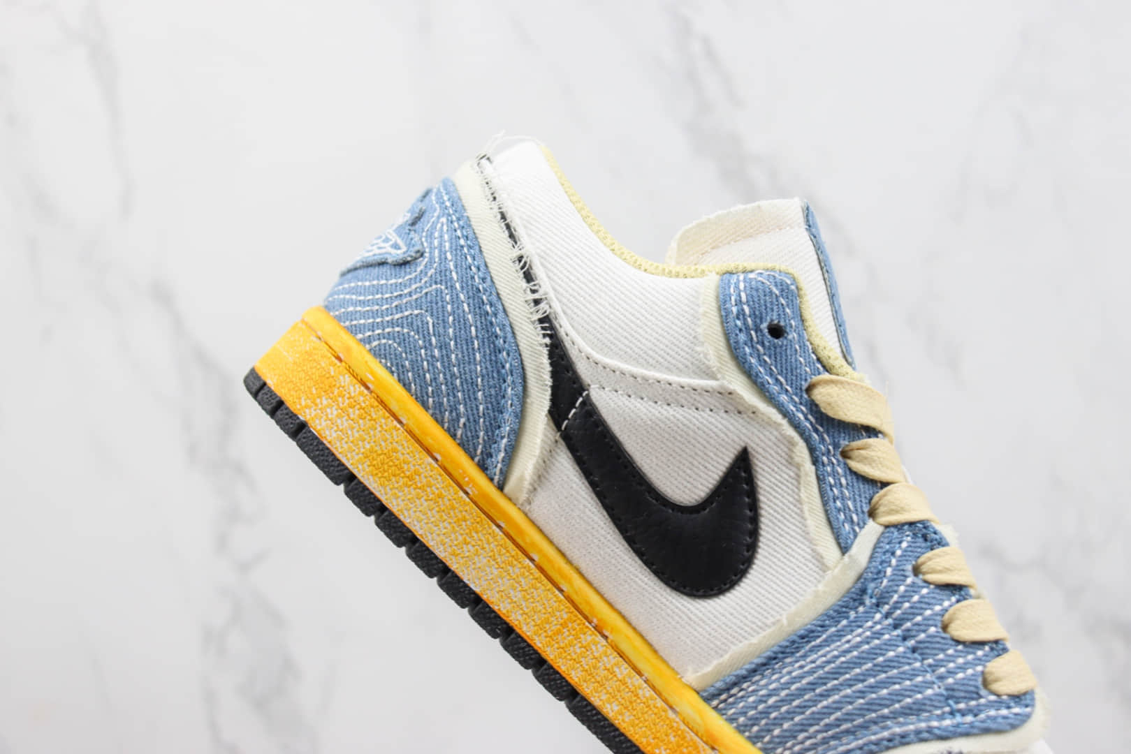 乔丹Air Jordan 1 Low纯原版本低帮AJ1丹宁牛仔刺子绣板鞋 莆田AJ货源 货号：FN7670-493