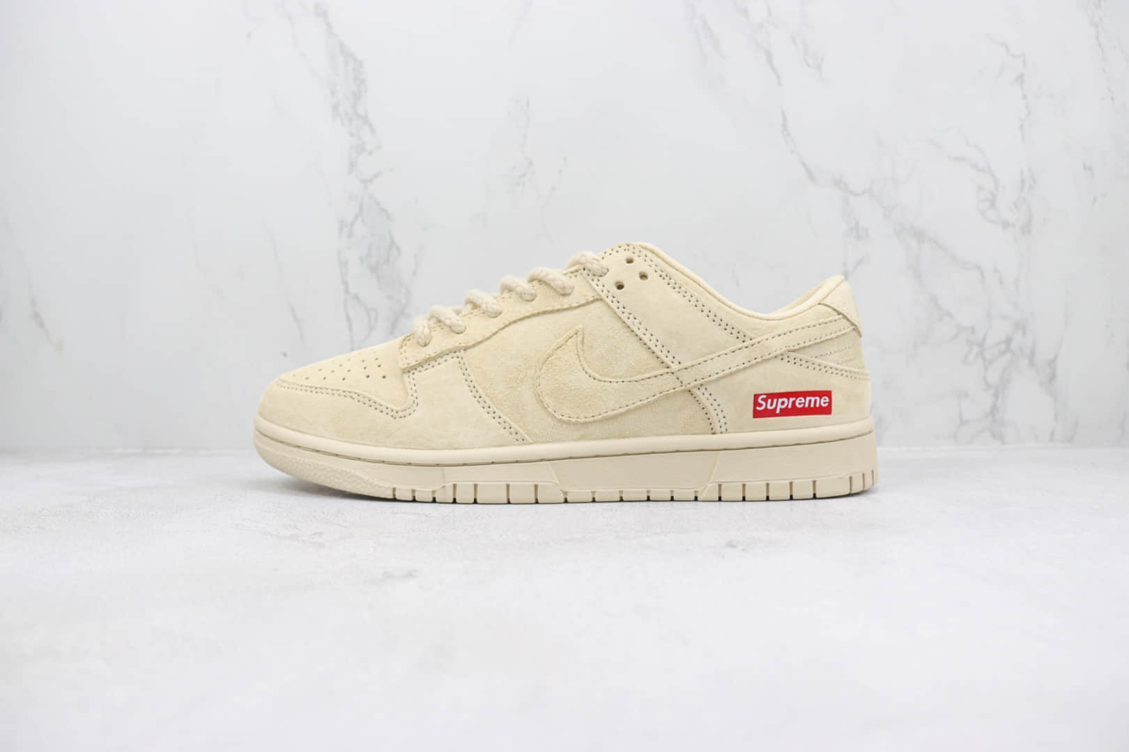 耐克Supreme x Nike SB Dunk Low纯原版本低帮SB Dunk联名Supreme驼色麂皮板鞋 莆田耐克工厂 货号:FC1688-122