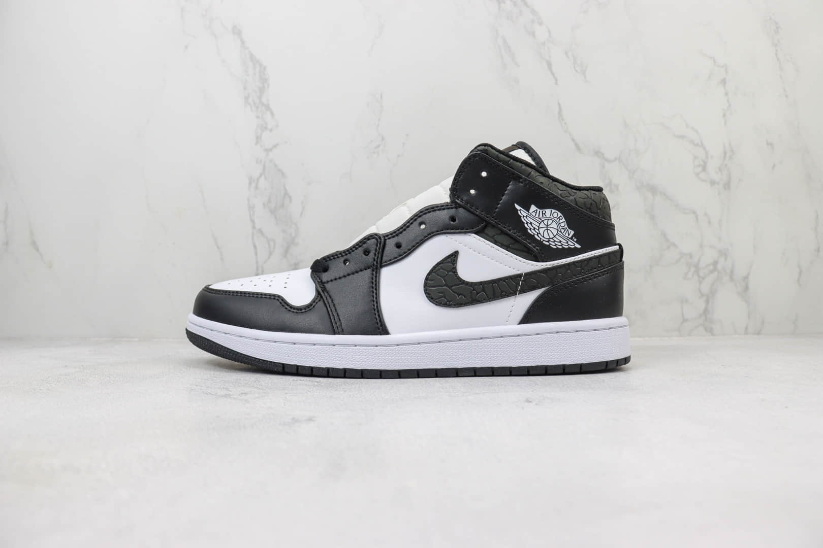 乔丹Air Jordan 1 Mid纯原版本中帮AJ1黑白爆裂纹篮球鞋 莆田AJ货源 (ID:100851) - 图片1