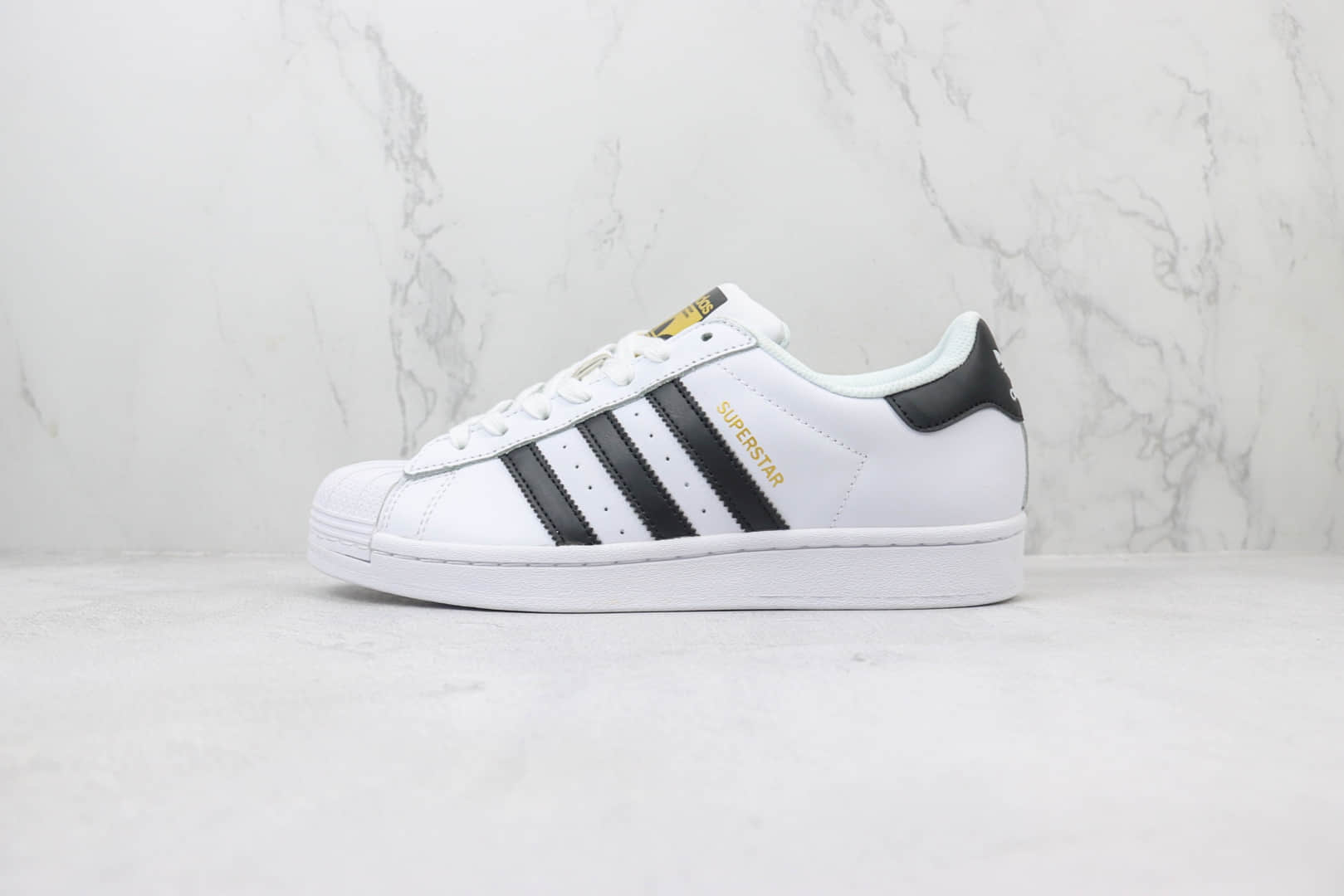 阿迪达斯adidas Originals Superstar纯原版本三叶草贝壳头白黑金标板鞋 莆田阿迪达斯货源 货号:EG4958