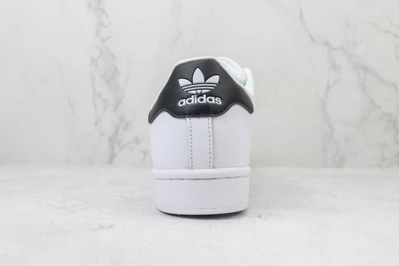 阿迪达斯adidas Originals Superstar纯原版本三叶草贝壳头白黑金标板鞋 莆田阿迪达斯货源 货号:EG4958