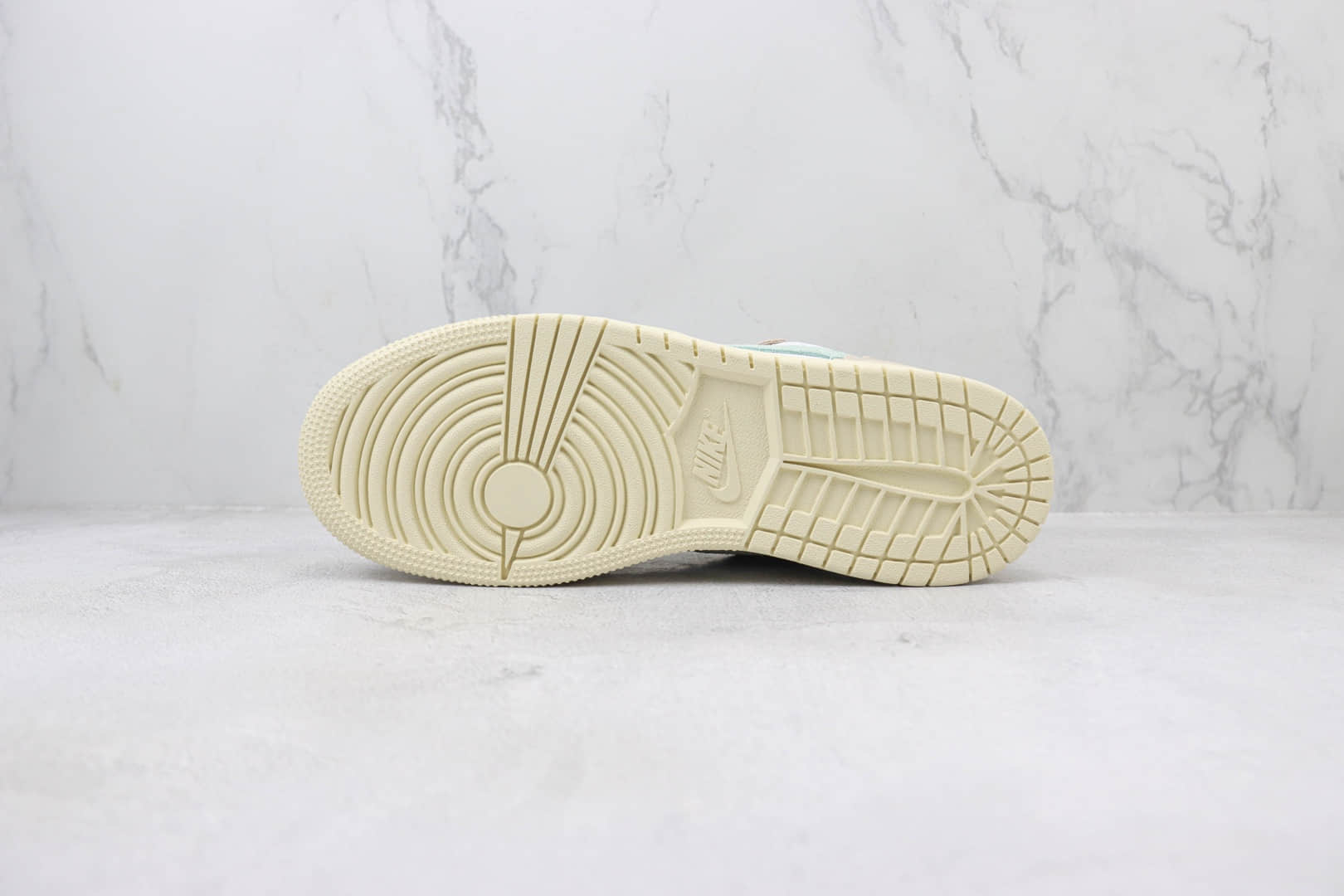 乔丹Air Jordan 1 Low纯原版本低帮AJ1米粉白板鞋 莆田AJ货源 货号:DZ5356-800