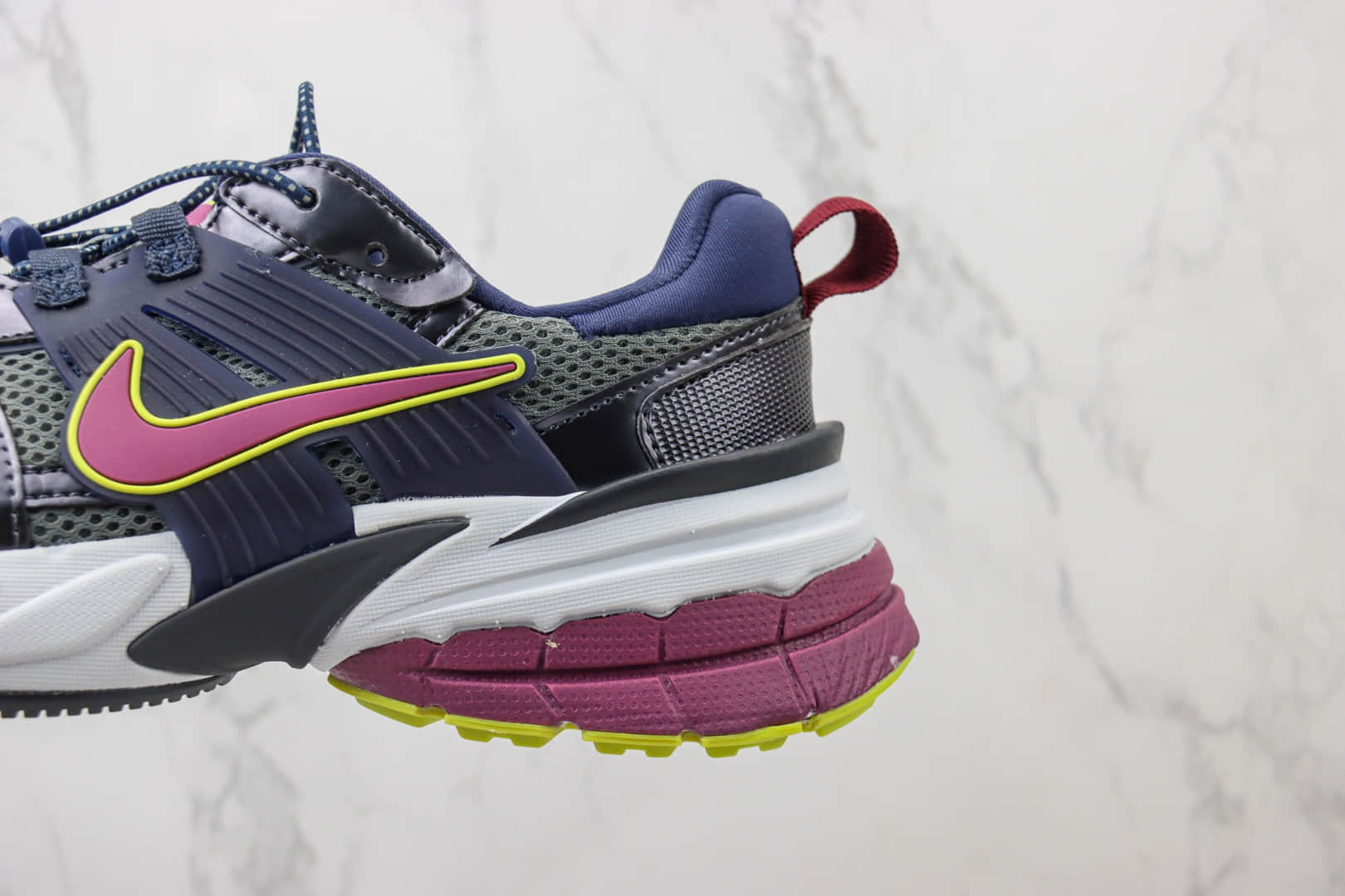 耐克Nike V2K Runtekk纯原版本V2K黑蓝紫复古跑鞋 莆田耐克货源 货号:FV6602-400