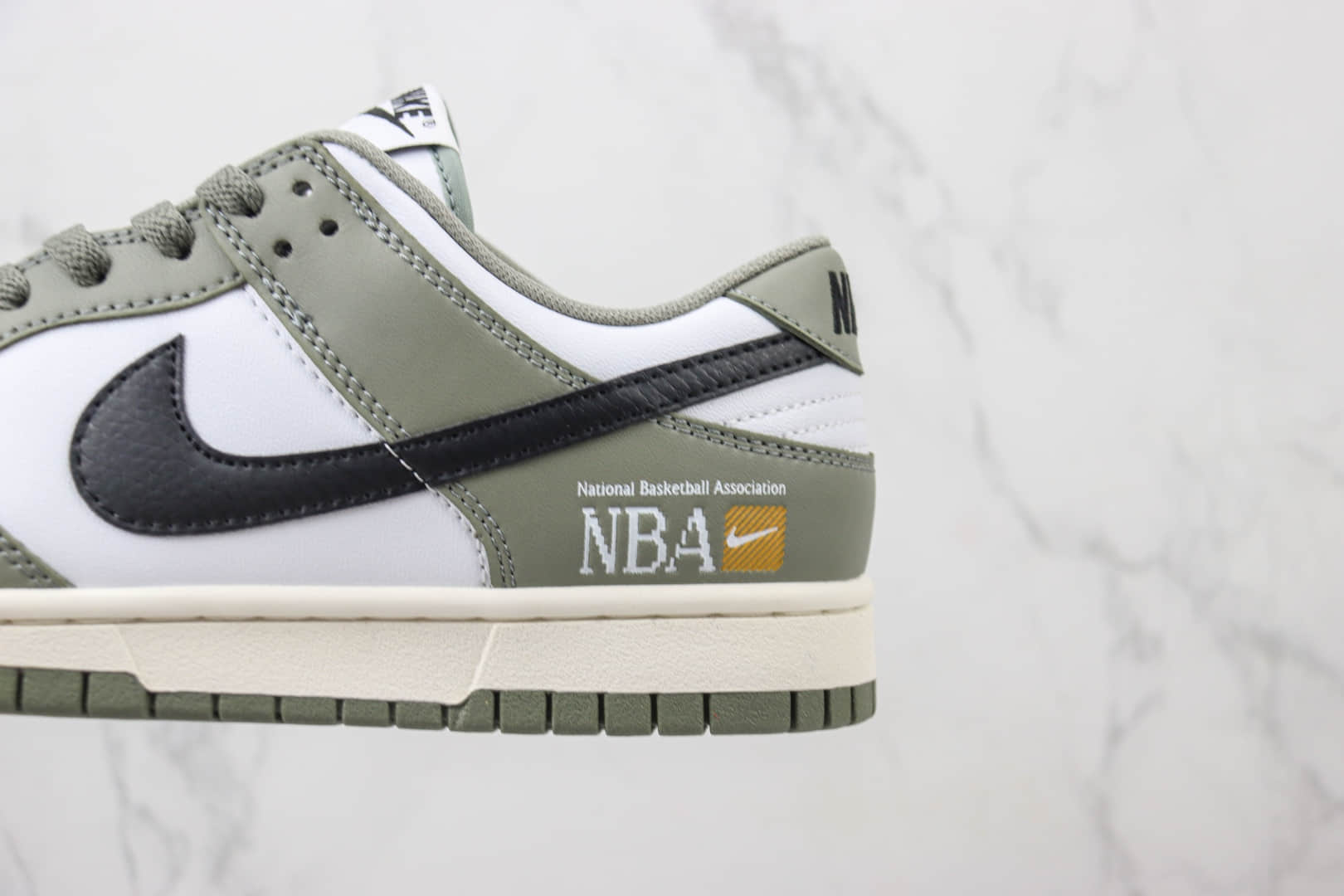 耐克Nike SB Dunk Low纯原版本低帮SB Dunk橄榄绿NBA滑板鞋 莆田耐克工厂 货号:FZ4624-001