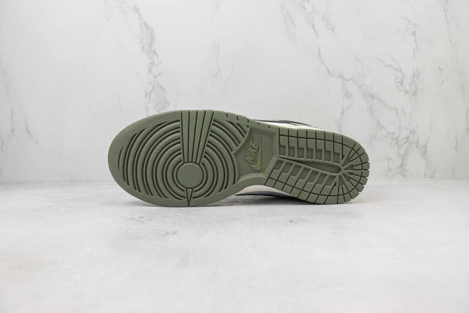 耐克Nike SB Dunk Low纯原版本低帮SB Dunk橄榄绿NBA滑板鞋 莆田耐克工厂 货号:FZ4624-001