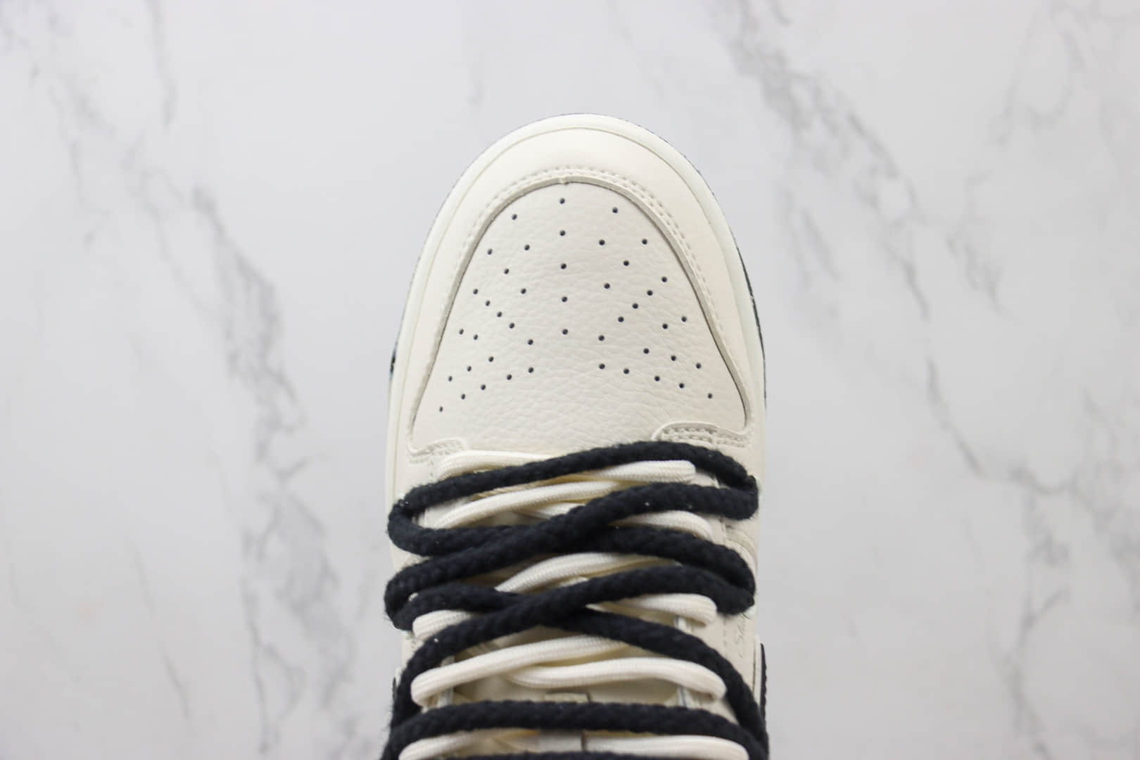 耐克Nike SB Dunk Low纯原版本低帮SB Dunk斯图西联名黑白绑带板鞋 莆田耐克货源 货号:FC1688-139