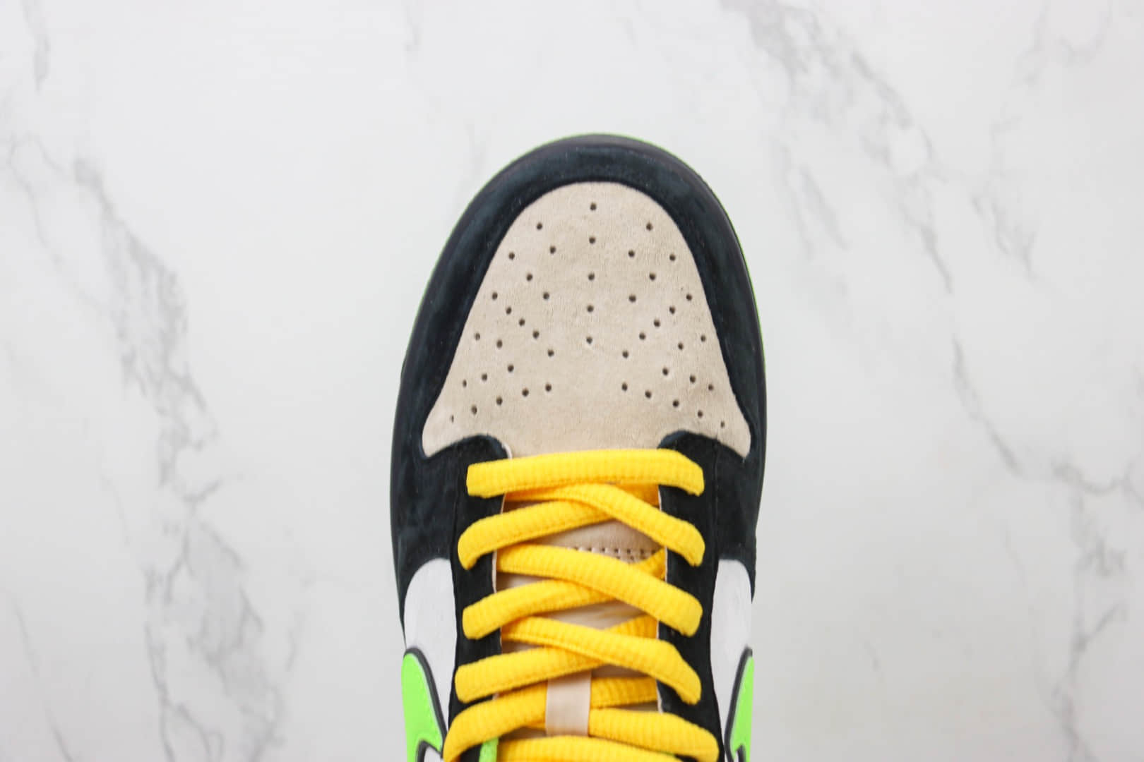 耐克The Powerpuff Girls x Nike SB Dunk Low纯原版本飞天小女警联名SB Dunk黑绿麂皮板鞋 莆田耐克货源 货号:GP5532-063