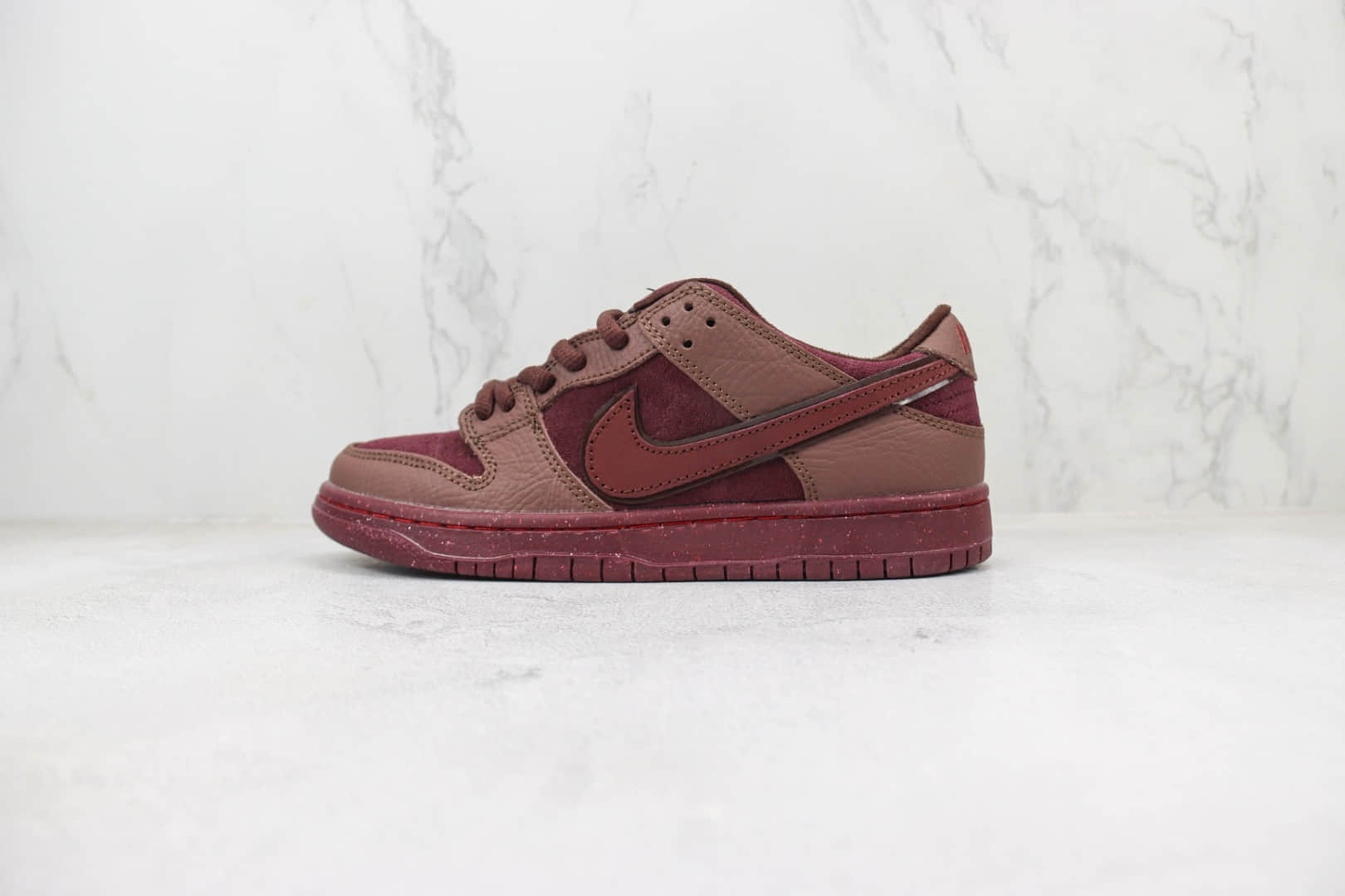 耐克Nike SB Dunk Low纯原版本低帮SB Dunk酒红色板鞋 莆田耐克工厂 (ID:101401) - 图片1
