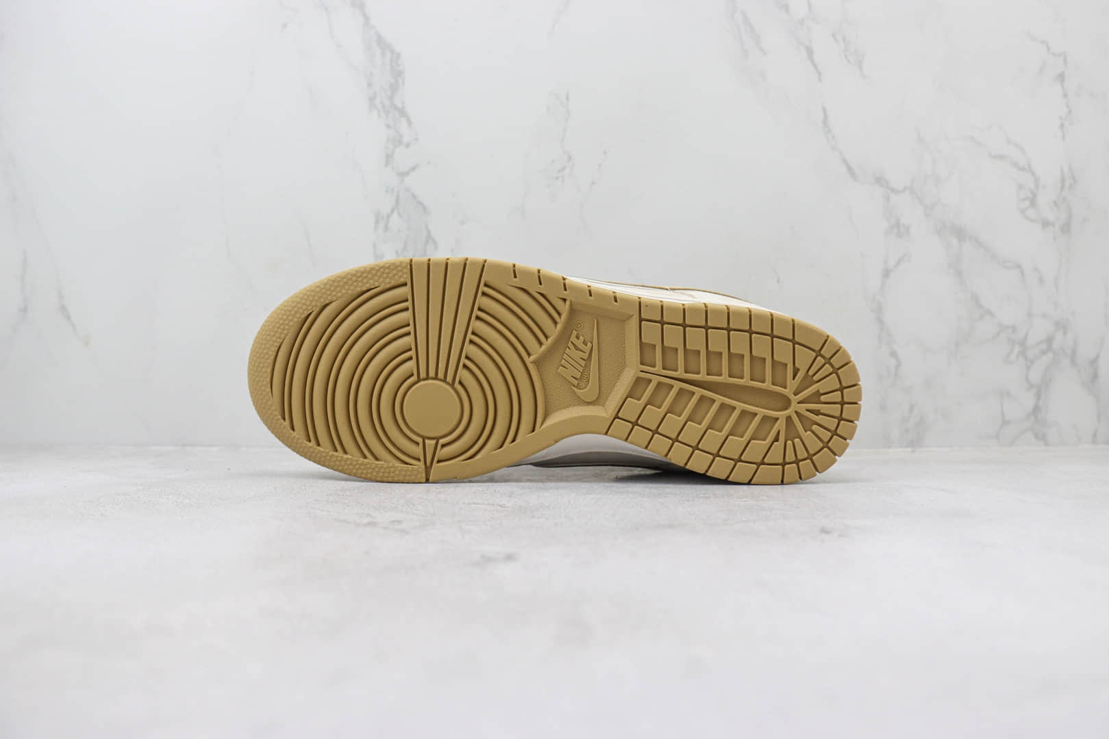 耐克Nike SB Dunk Low纯原版本低帮SB Dunk米黄色麂皮板鞋 莆田耐克货源 货号:DR2269-326