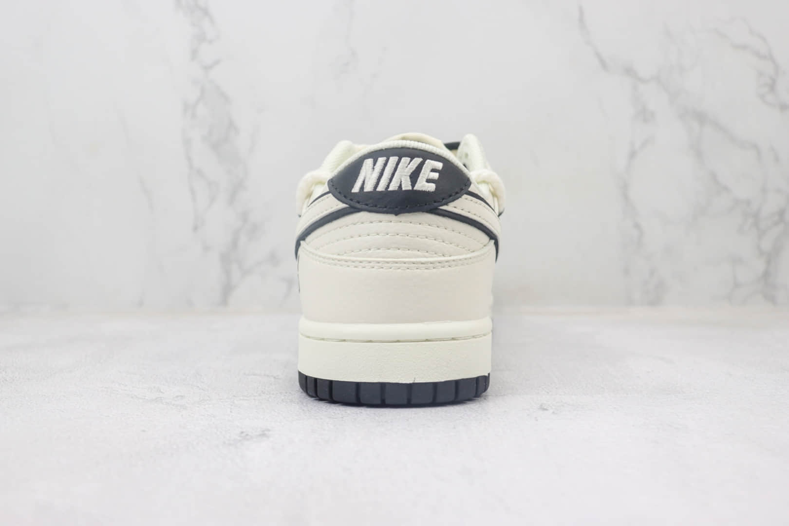 耐克Nike SB Dunk Low x Louis Vuitton纯原版本LV联名SB Dunk白黑暴力熊板鞋 莆田耐克货源 货号:FC1688-135