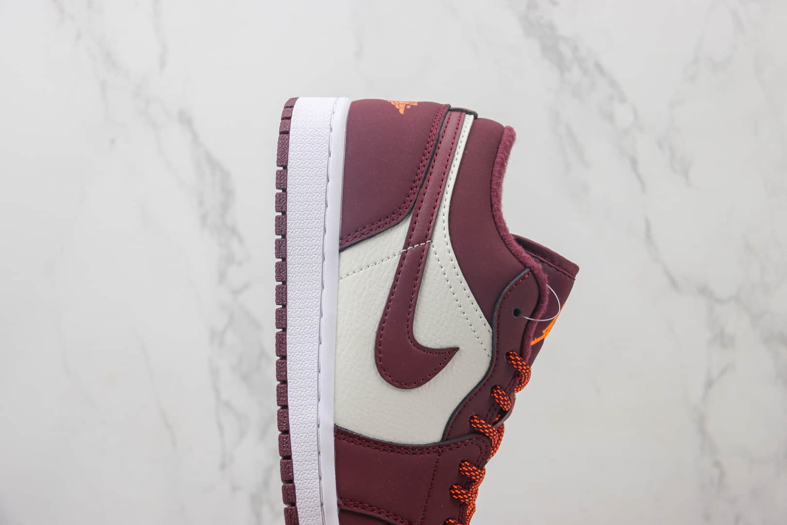 乔丹Air Jordan1 Low纯原版本低帮AJ1白酒红板鞋 莆田复刻鞋货源 货号:553560-068