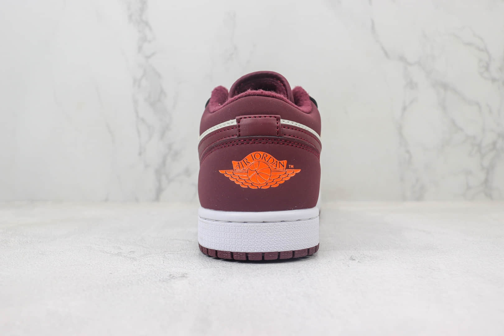 乔丹Air Jordan1 Low纯原版本低帮AJ1白酒红板鞋 莆田复刻鞋货源 货号:553560-068