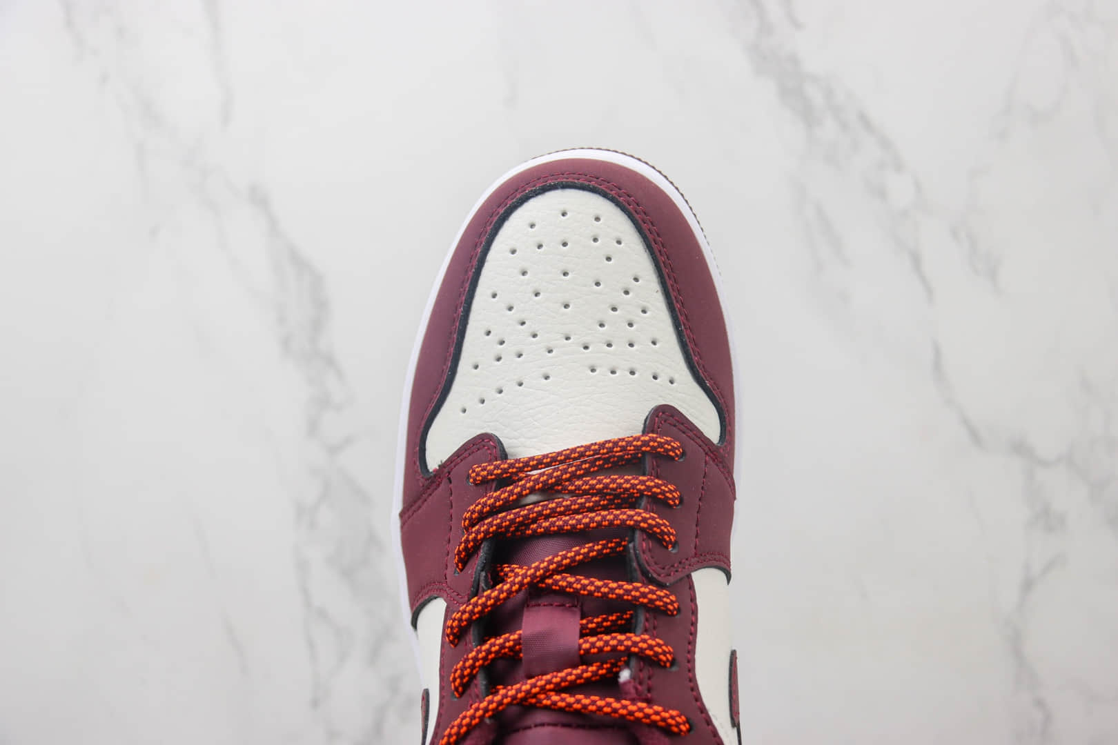 乔丹Air Jordan1 Low纯原版本低帮AJ1白酒红板鞋 莆田复刻鞋货源 货号:553560-068