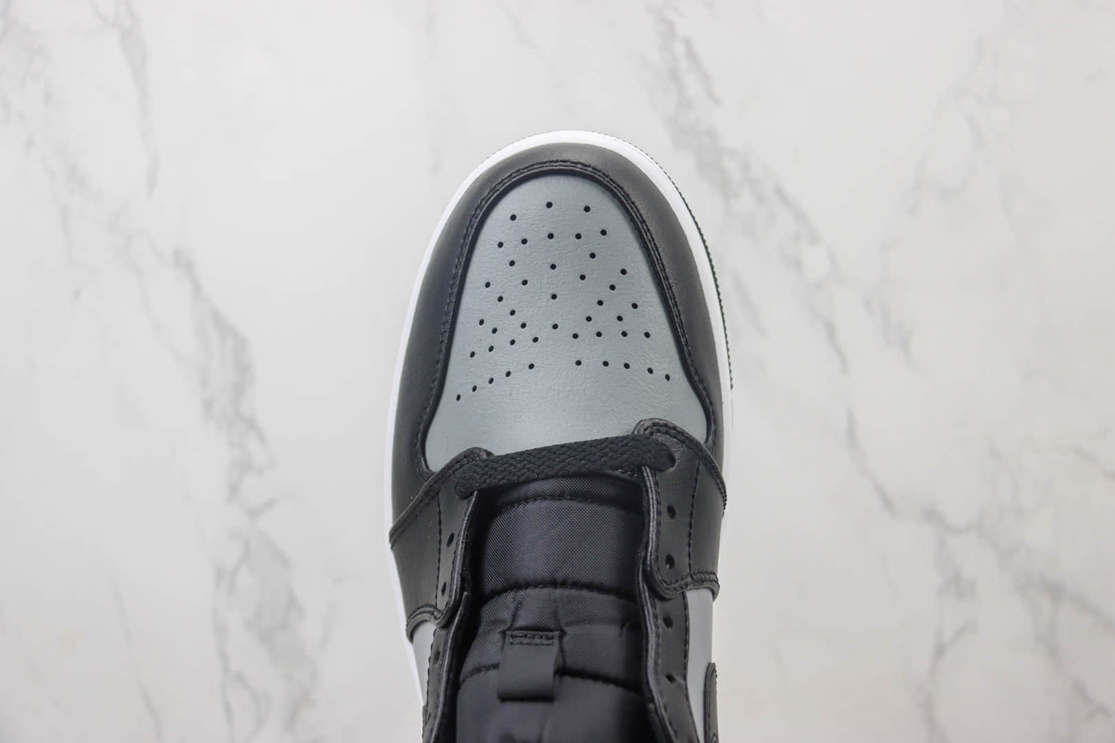 乔丹Air Jordan 1 Mid纯原版本中帮AJ1黑灰影子篮球鞋 莆田AJ货源 货号:554724-096