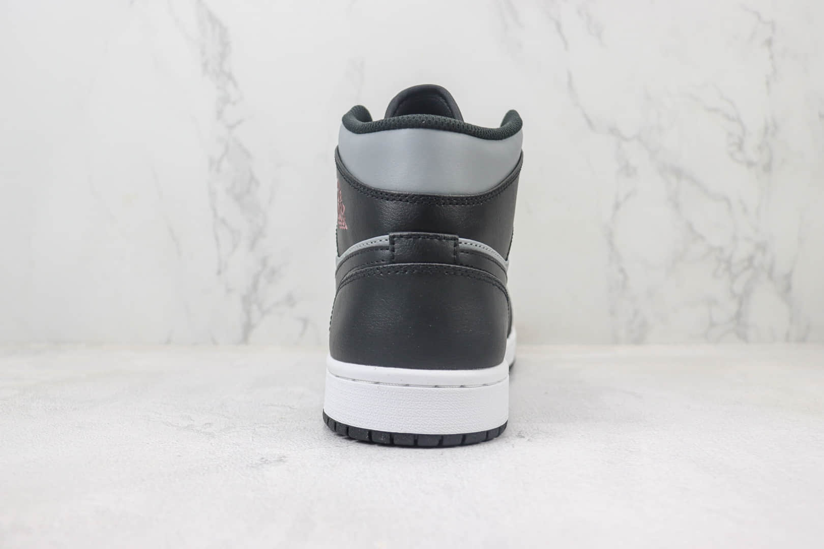 乔丹Air Jordan 1 Mid纯原版本中帮AJ1黑灰影子篮球鞋 莆田AJ货源 货号:554724-096
