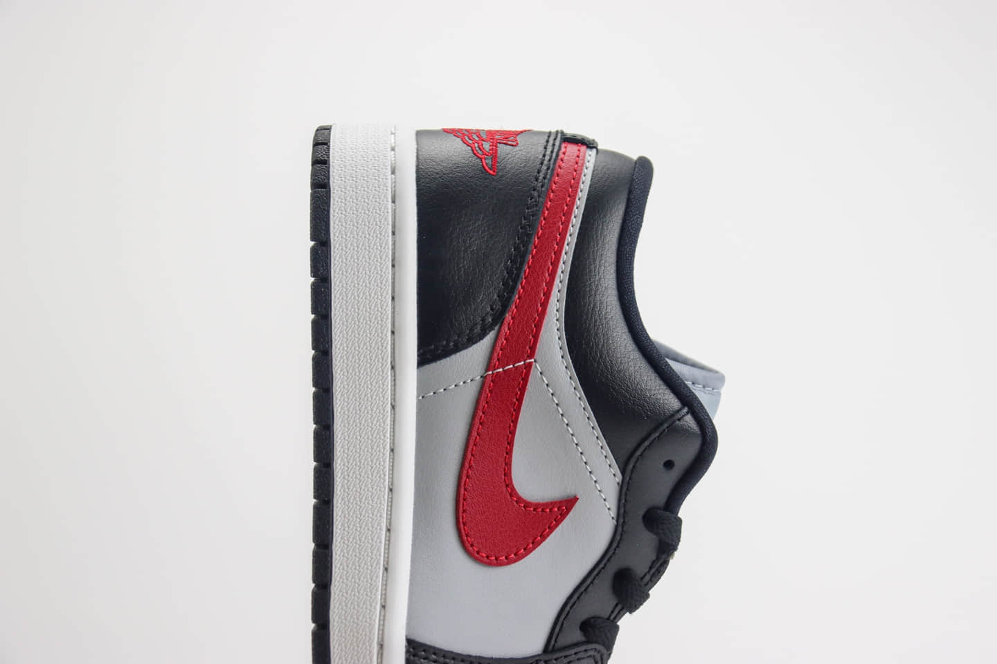 乔丹Air Jordan 1 Low纯原版本低帮AJ1黑灰红篮球鞋 莆田AJ货源 货号:DC0774-062