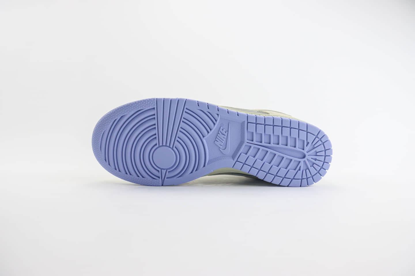 耐克Nike SB Dunk Low纯原版本低帮SB Dunk保时捷米紫色赛车印花板鞋 莆田耐克货源 货号:MU0232-363