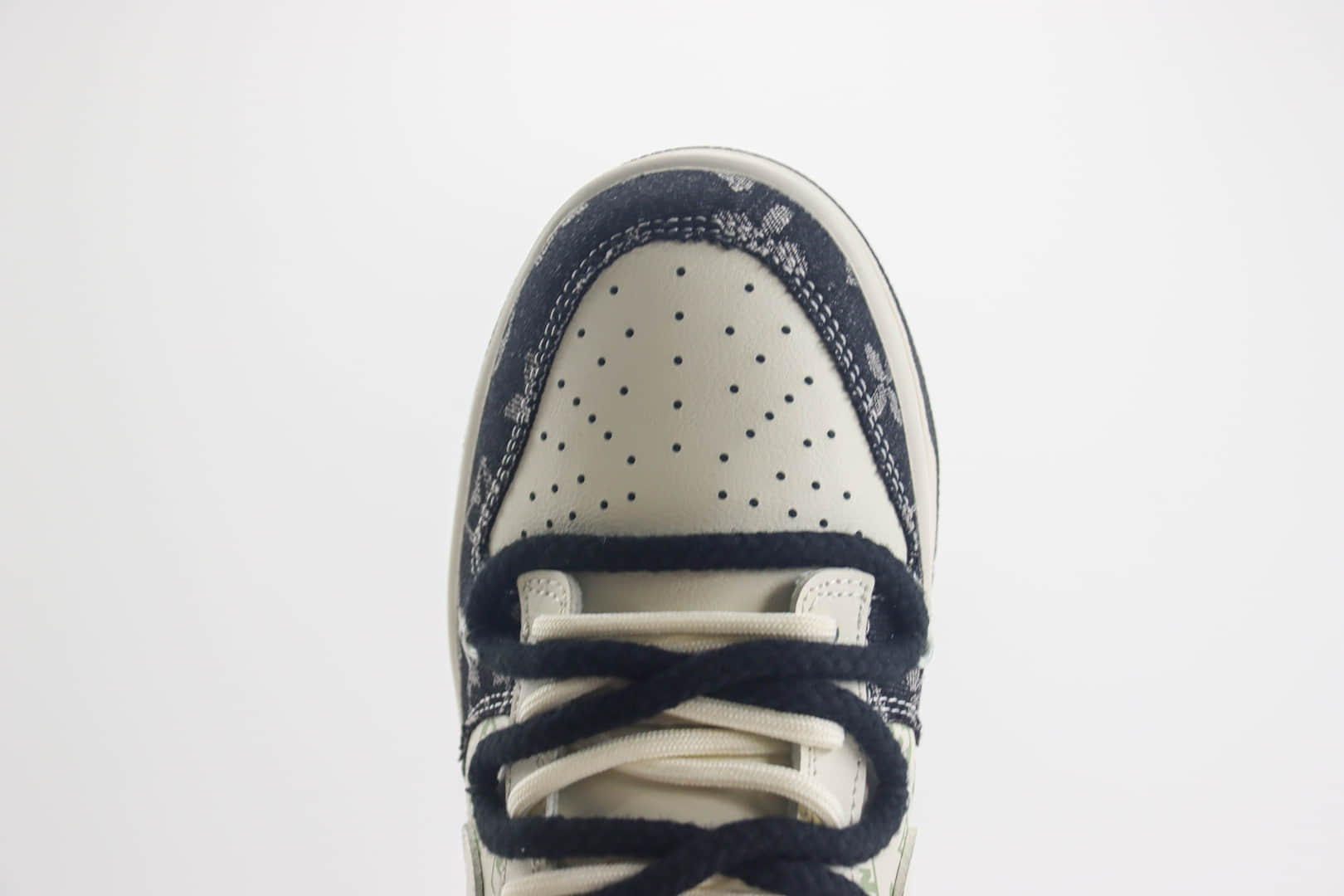耐克Louis Vuitton x Nike Dunk Low纯原版本路易威登LV联名Dunk黑白牛仔老花解构板鞋 莆田耐克货源 货号:SJ2068-238
