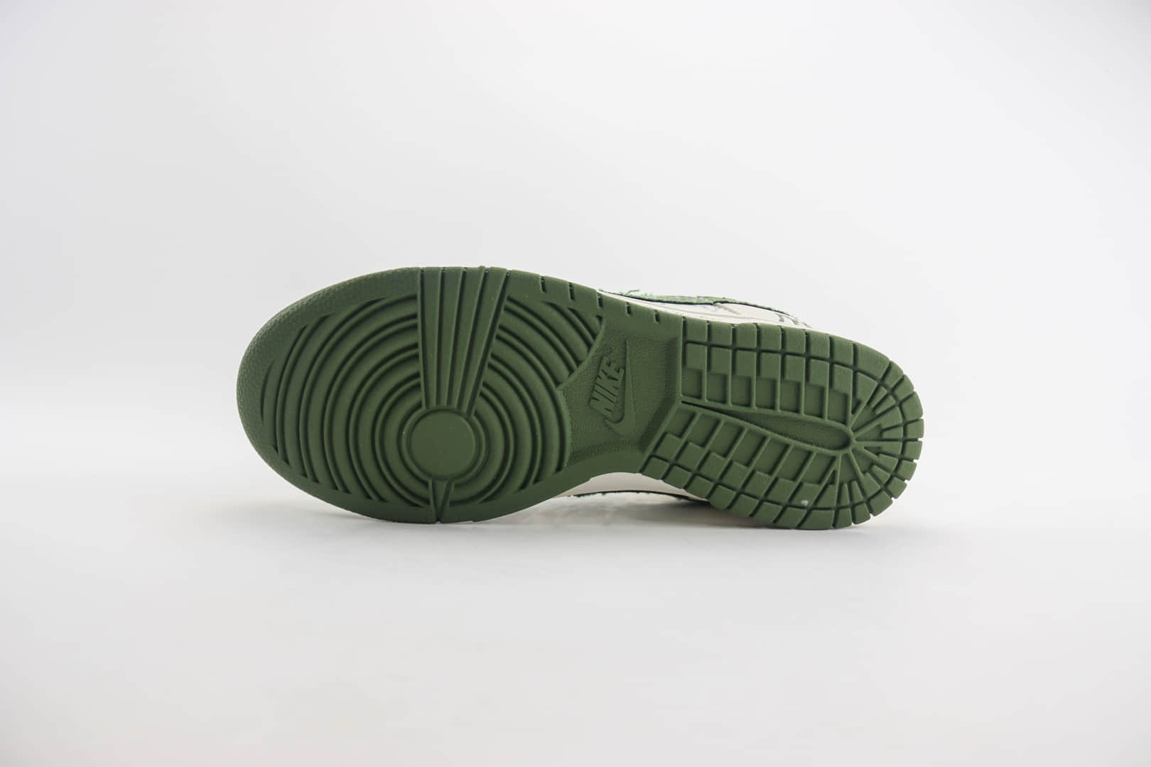 耐克MLB x Nike SB Dunk Low纯原版本低帮SB Dunk米白绿MLB联名板鞋 莆田耐克代理 货号：DQ1098-345