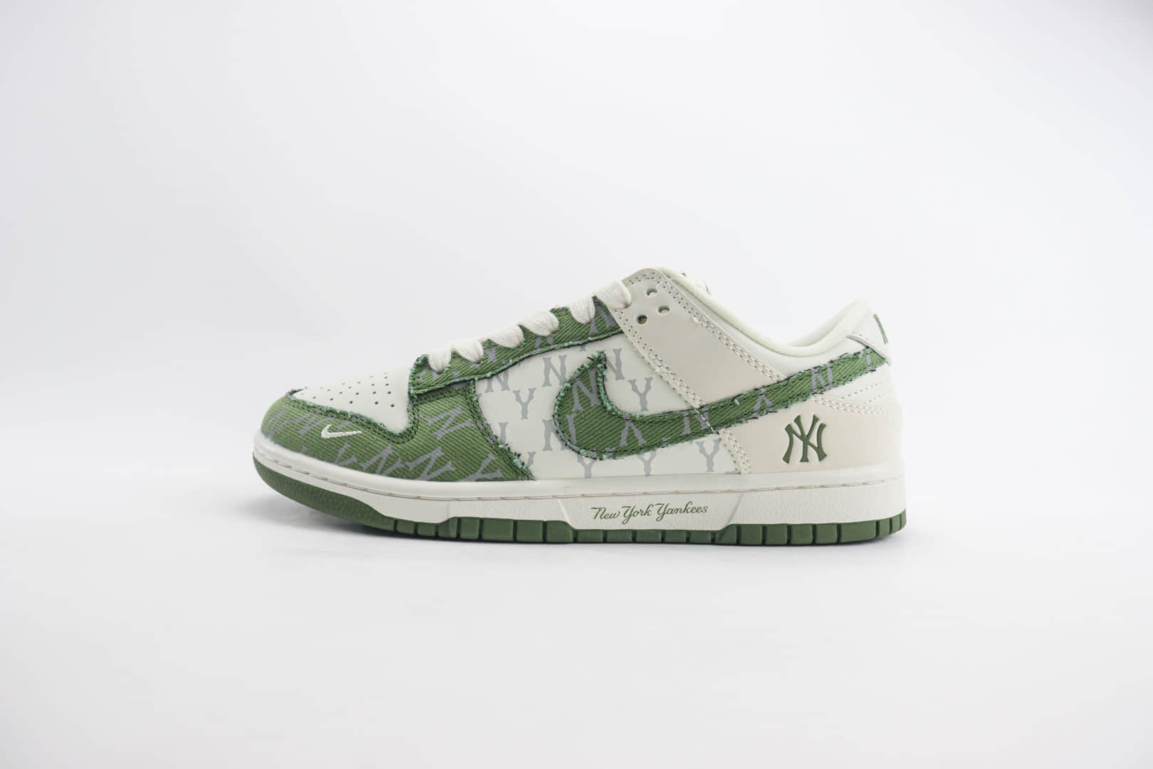 耐克MLB x Nike SB Dunk Low纯原版本低帮SB Dunk米白绿MLB联名板鞋 莆田耐克代理 (ID:103126) - 图片1