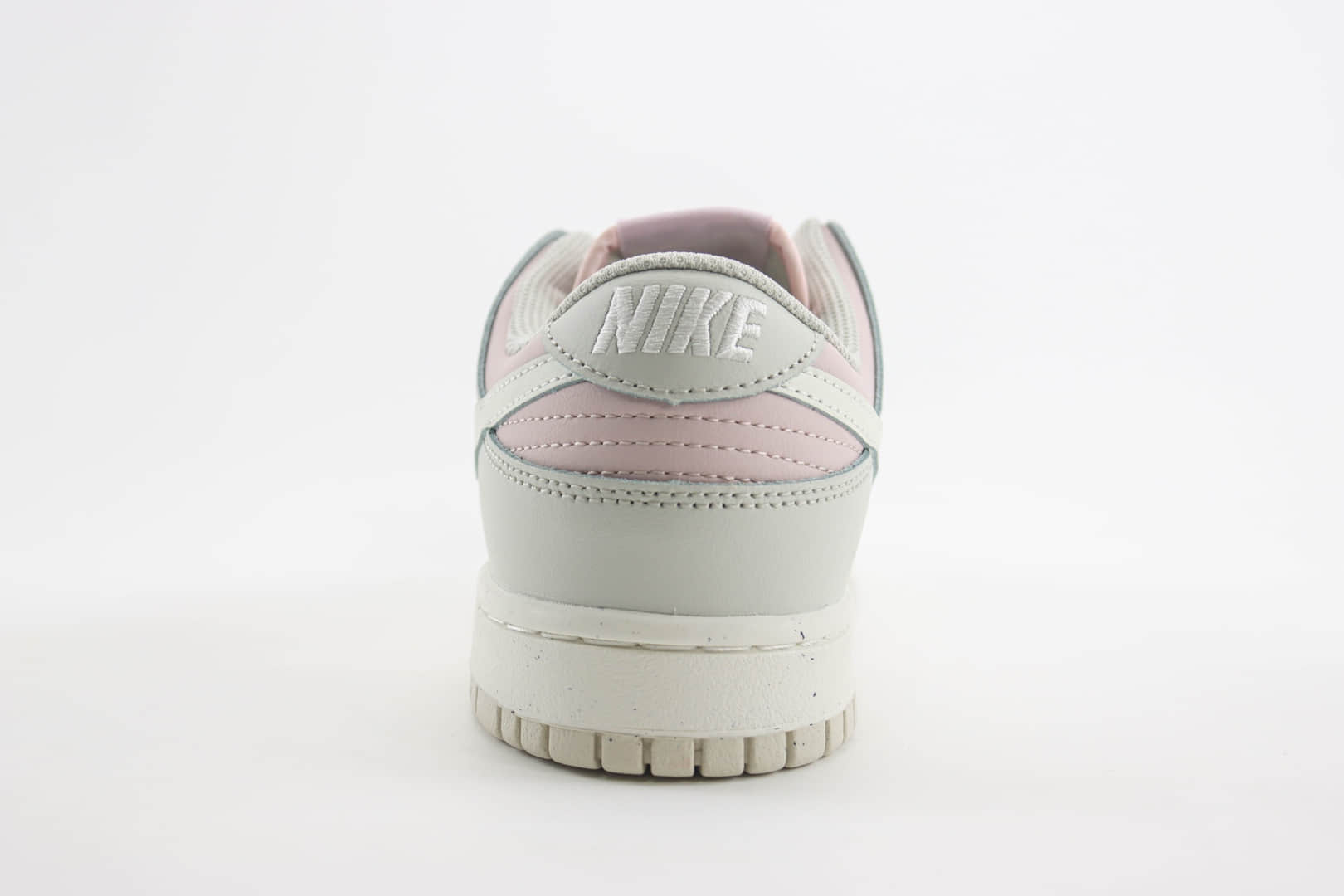 耐克Nike SB Dunk Low纯原版本低帮SB Dunk灰粉色滑板板鞋 莆田耐克工厂 货号:DD1873-001