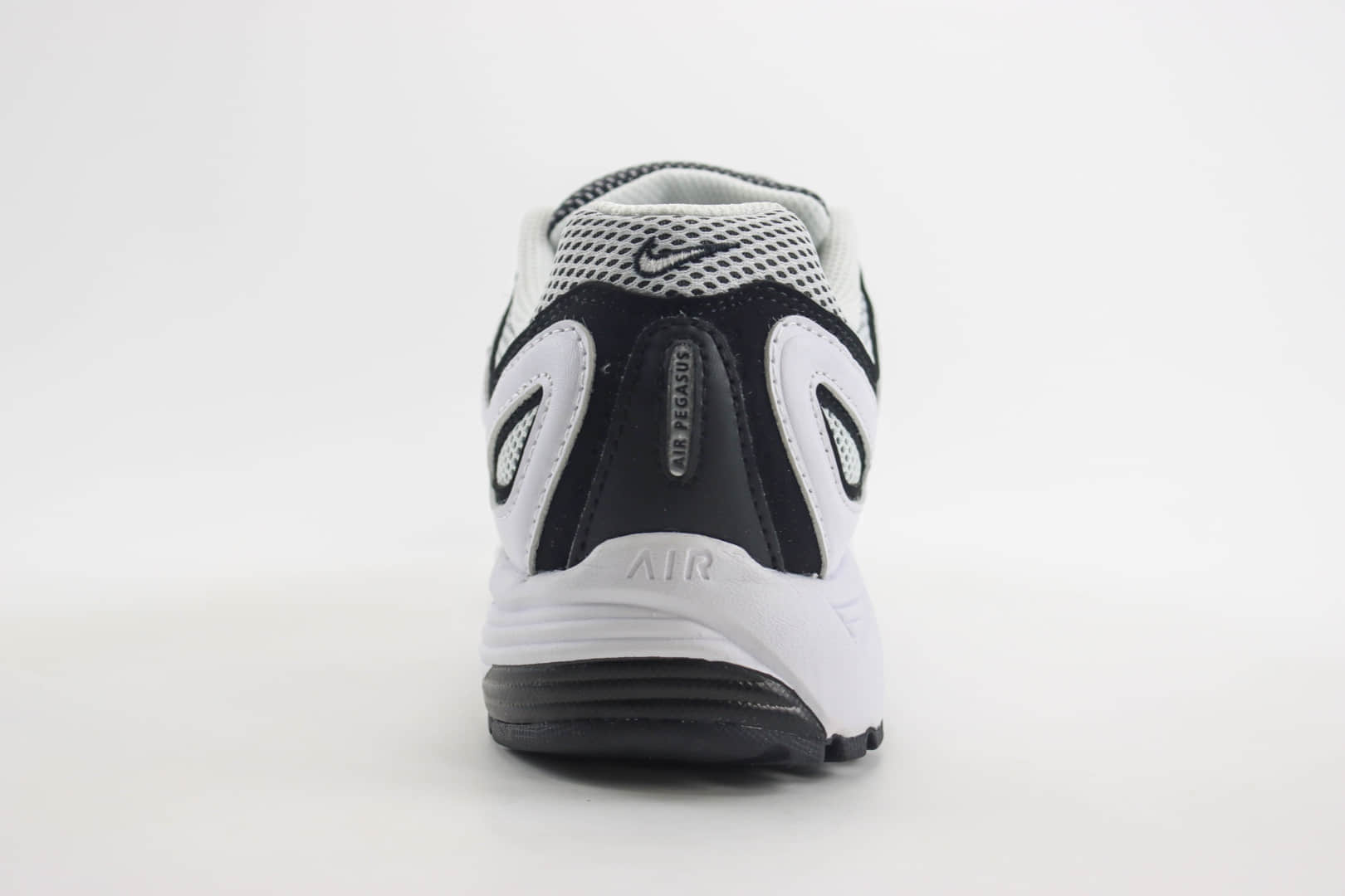 耐克Nike Air Pegasus 2K5纯原版本白黑色2K5复古慢跑鞋 莆田耐克货源 货号:FJ1909-100