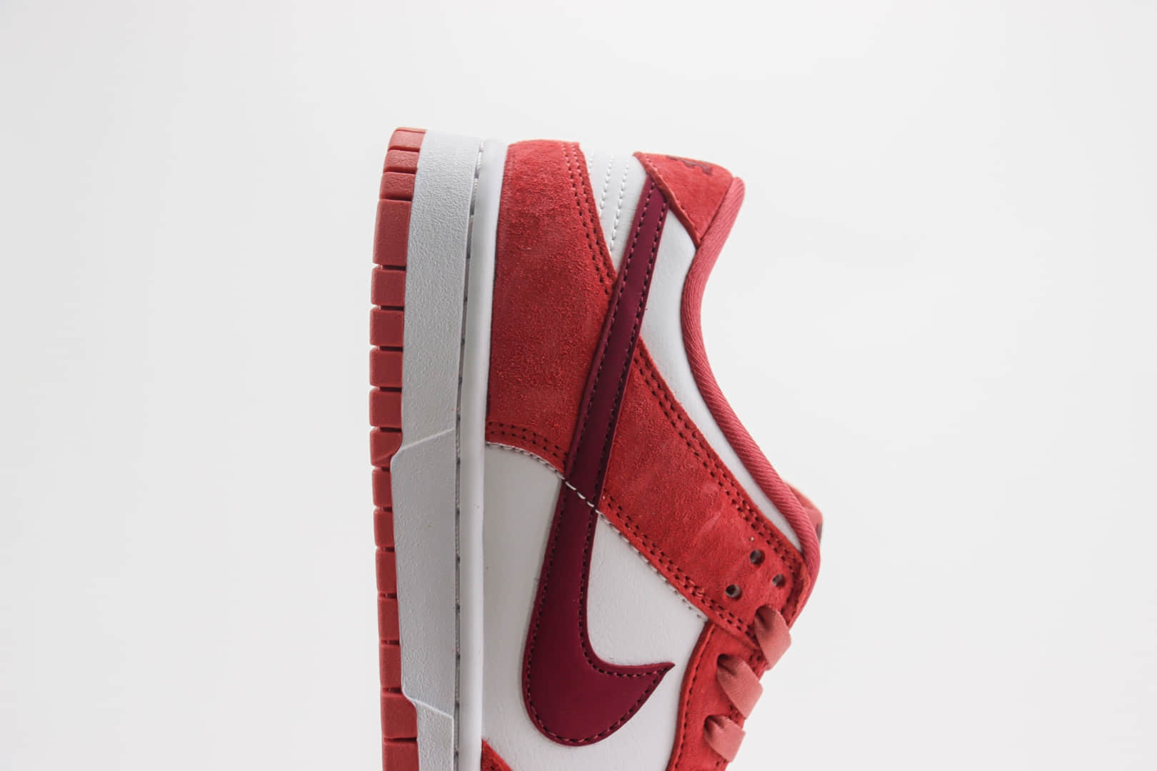 耐克Nike SB Dunk Low纯原版本低帮SB Dunk白玫红情人节板鞋 莆田耐克代理 货号:FQ7056-100