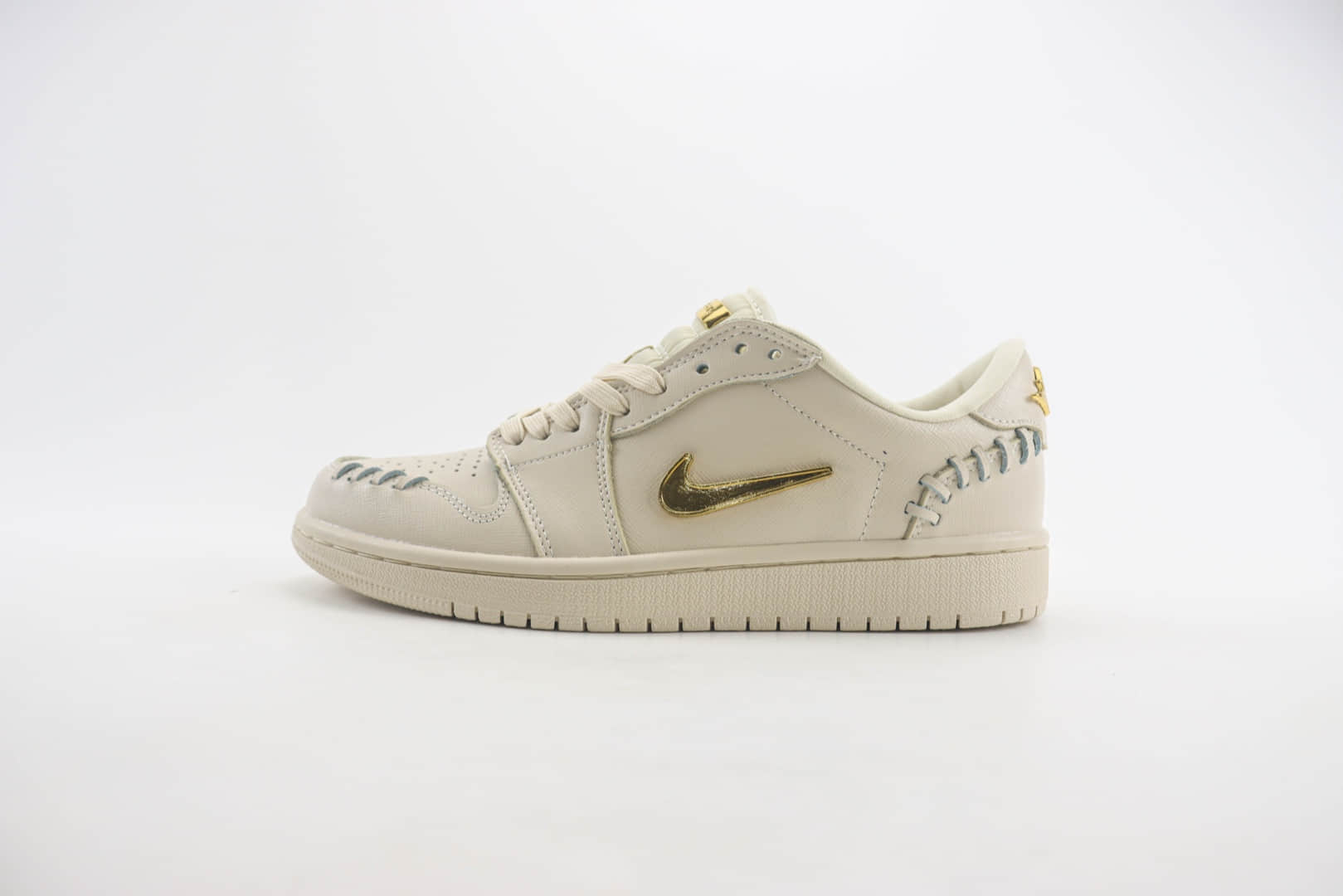 乔丹Air Jordan 1 Low纯原版本低帮AJ1米白金勾板鞋 莆田AJ货源 (ID:104334) - 图片1