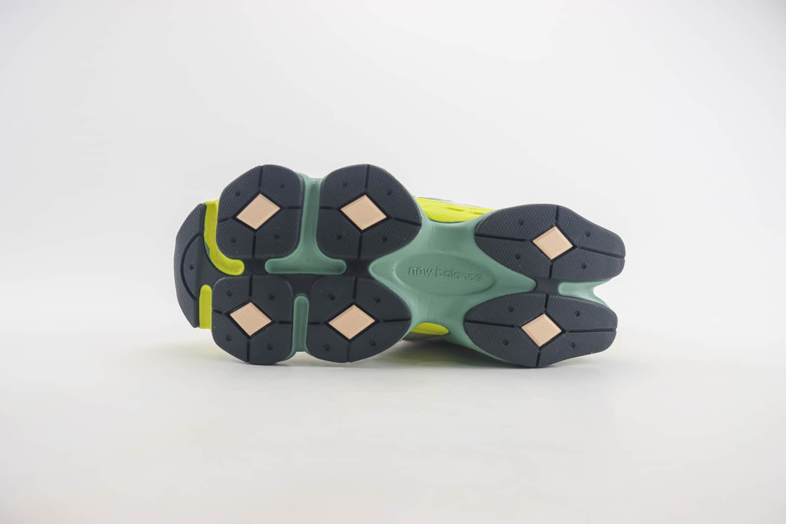 新百伦New Balance 9060纯原版本NB9060灰黄绿小象蹄跑鞋 莆田新百伦货源 货号:U9060GCB