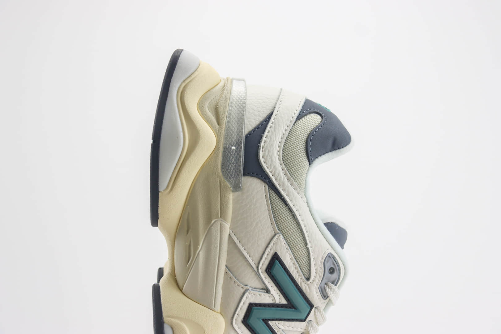 新百伦New Balance 9060纯原版本NB9060白蓝绿复古慢跑鞋 莆田新百伦货源 货号:U9060ESD
