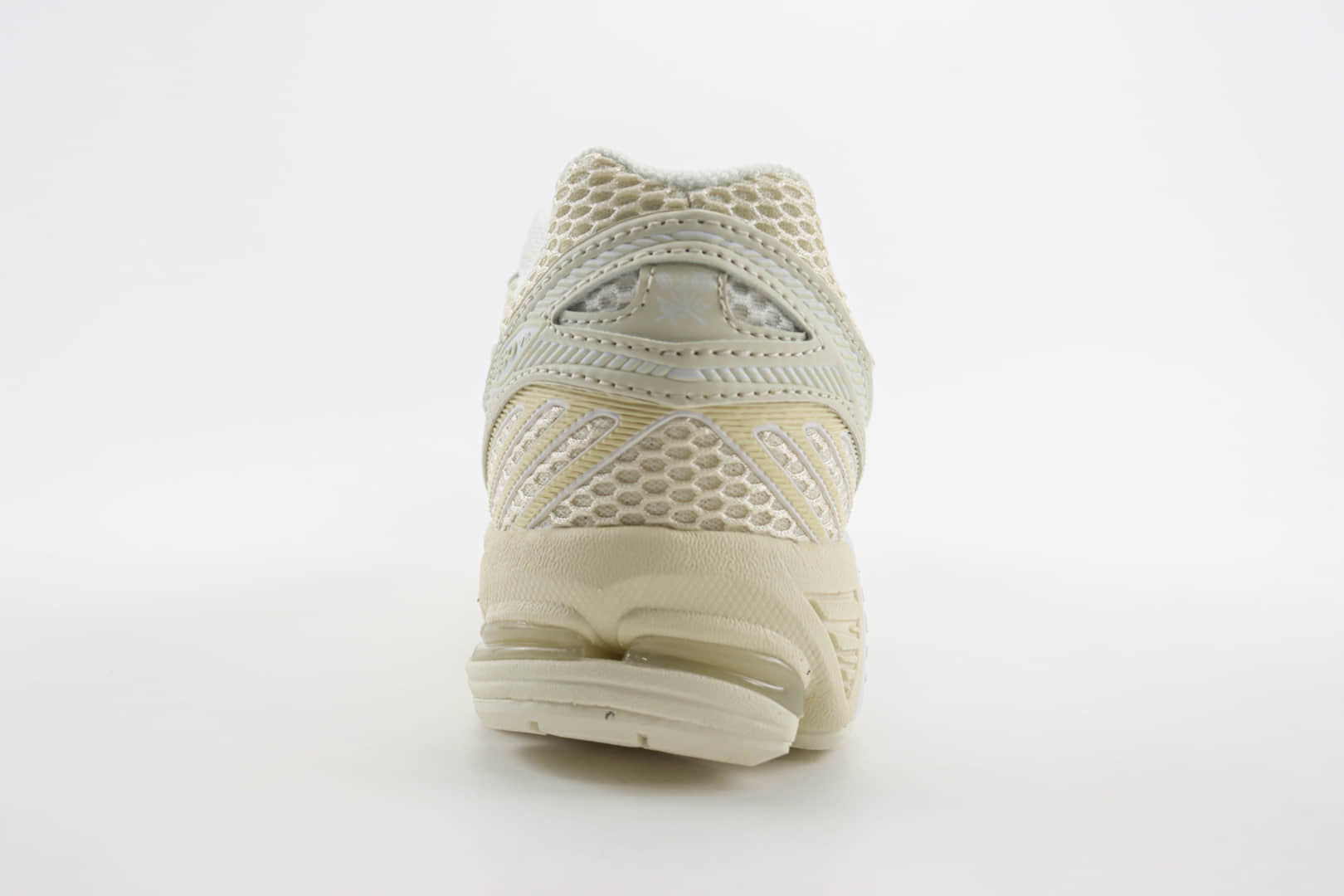 新百伦New Balance 860V2纯原版本淡黄色NB860V2复古透气慢跑鞋 莆田新百伦货源 货号：ML860AH2
