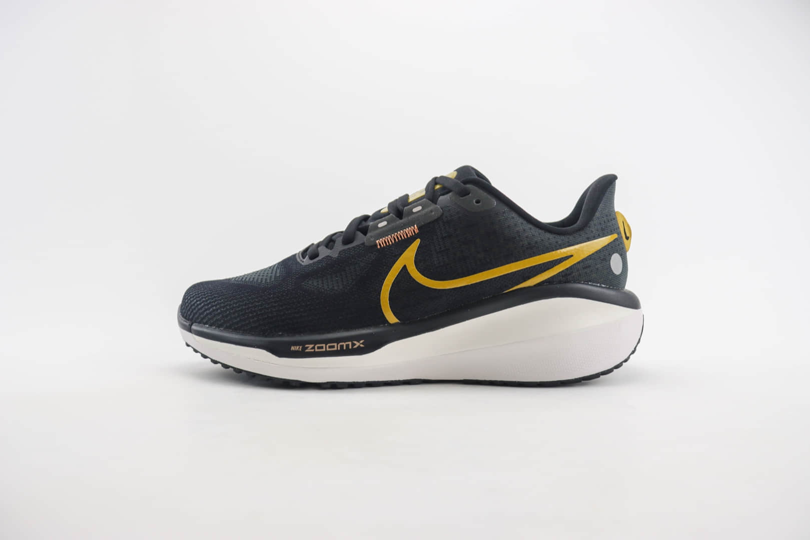 耐克Nike Air Zoom Vomero 17纯原版本黑金色网面减震跑鞋 莆田耐克货源 (ID:104552) - 图片1