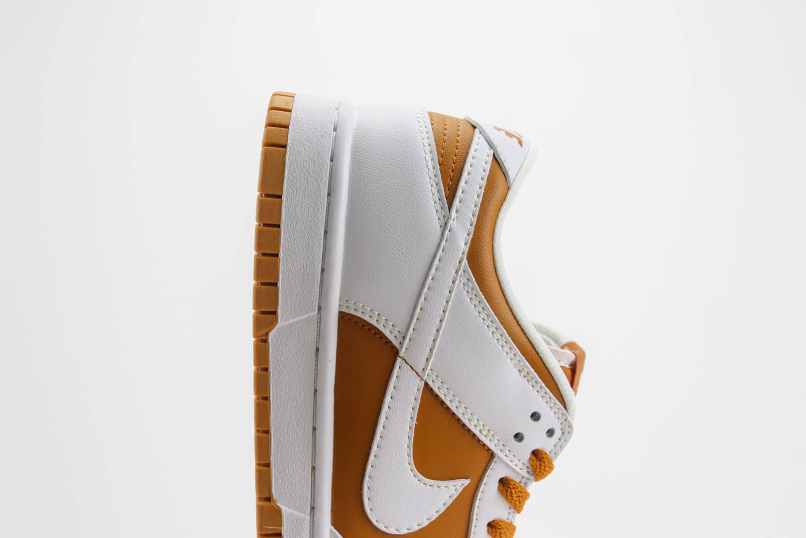 耐克Nike SB Dunk Low纯原版本低帮SB Dunk白棕色滑板板鞋 莆田耐克代理 货号:FQ6965-700