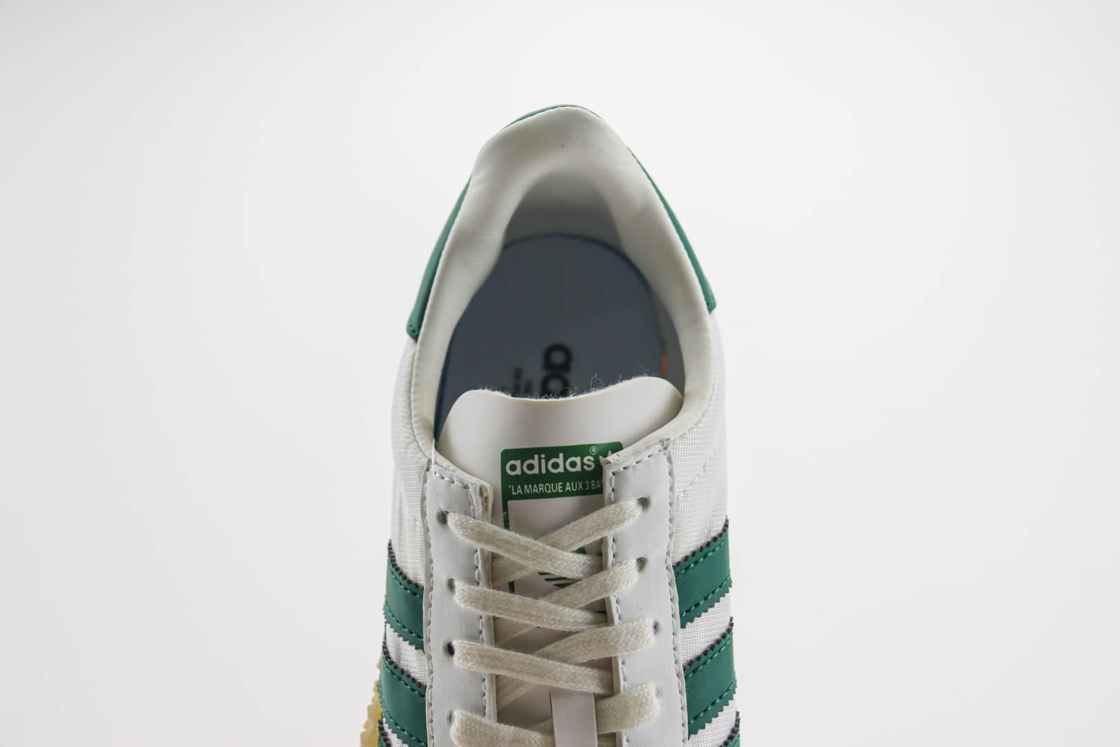 阿迪达斯adidas originals Country Kamanda纯原版本卡曼达白绿生胶鱿鱼卷训练鞋 莆田阿迪达斯货源 货号:G26797