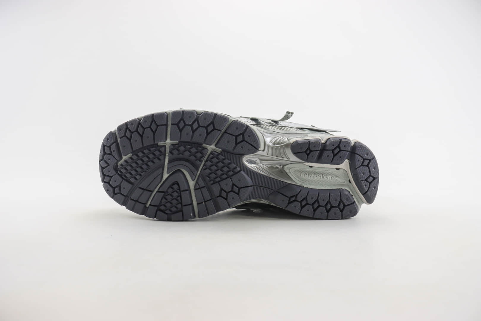 新百伦New Balance 1906纯原版本NB1906灰银色复古老爹鞋 莆田新百伦货源 货号:M1906AG