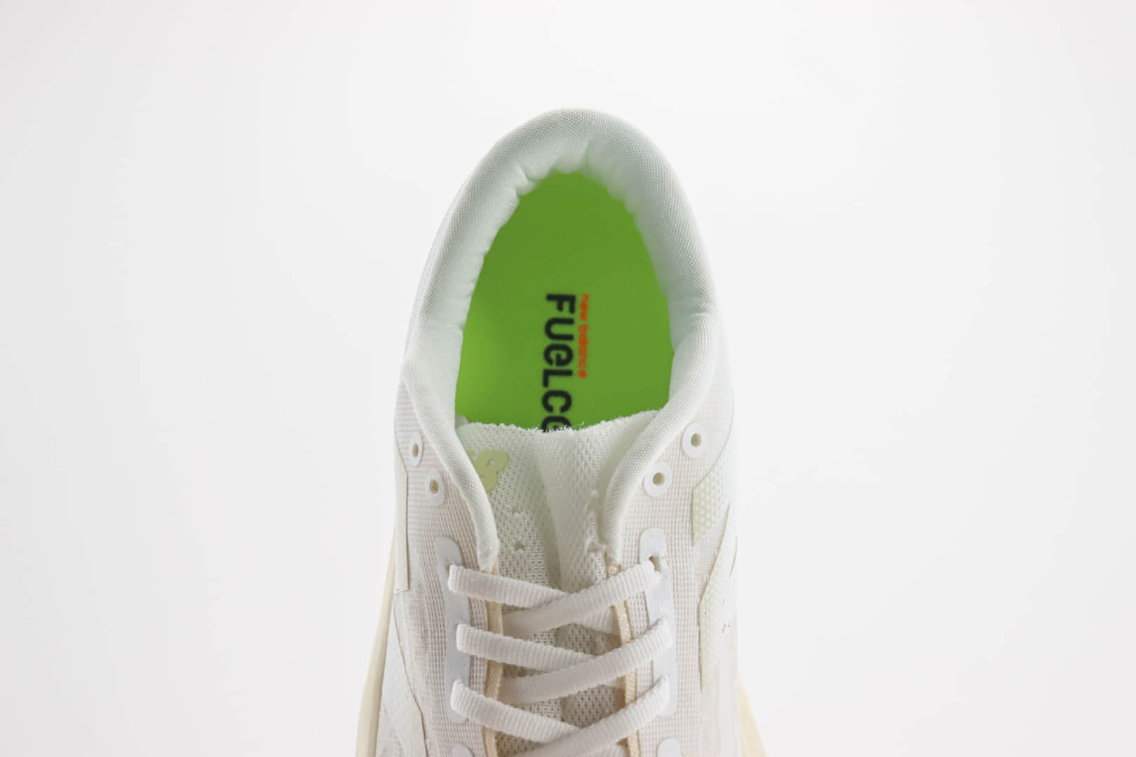 新百伦New Balance FuelCell Rebel V4纯原版本白色轻便跑步鞋 莆田新百伦货源 货号:WFCXLJ4