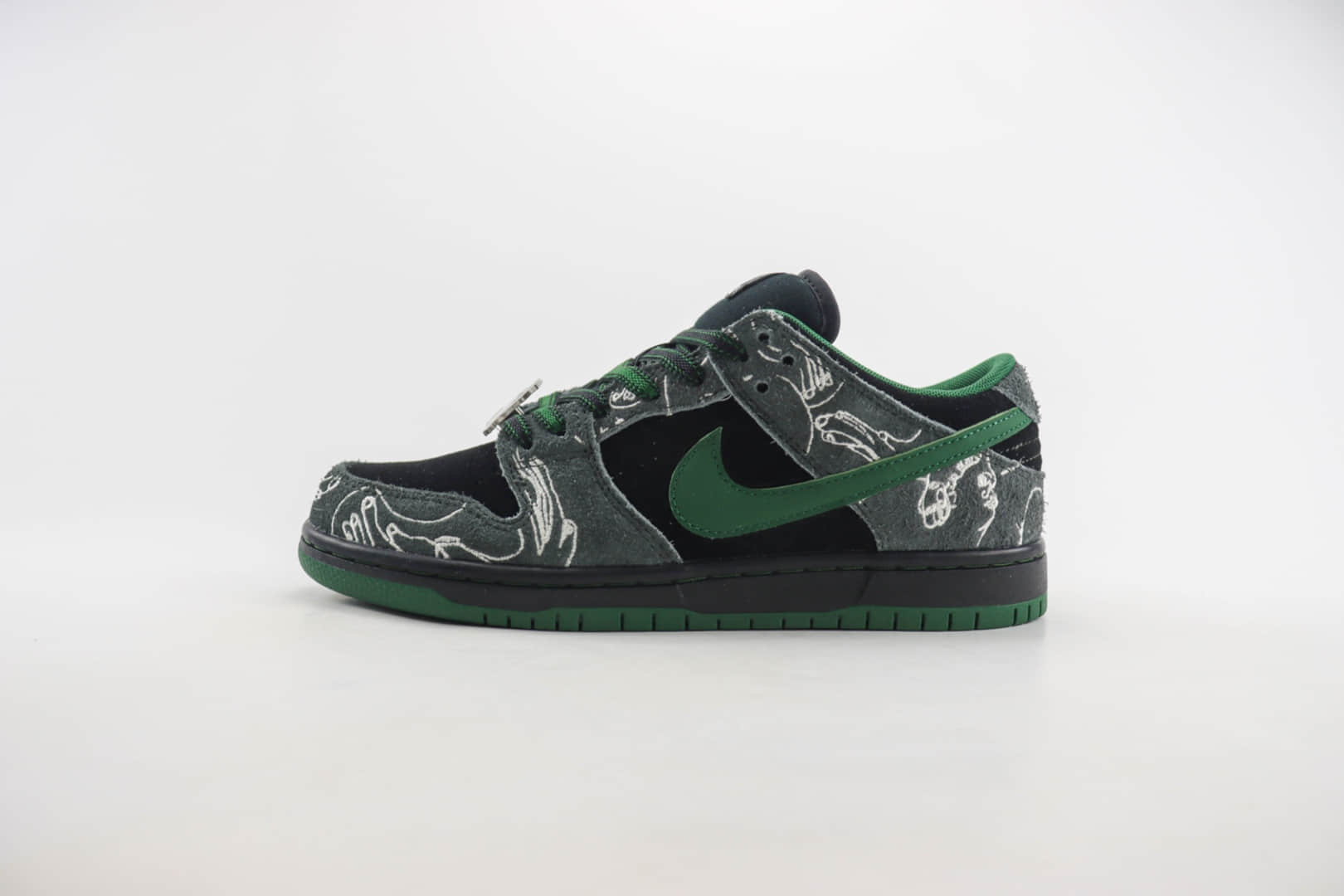 耐克There Skateboards x Nike SB Dunk Low纯原版本低帮SB Dunk黑绿涂鸦滑板板鞋 莆田耐克微信 (ID:104842) - 图片1