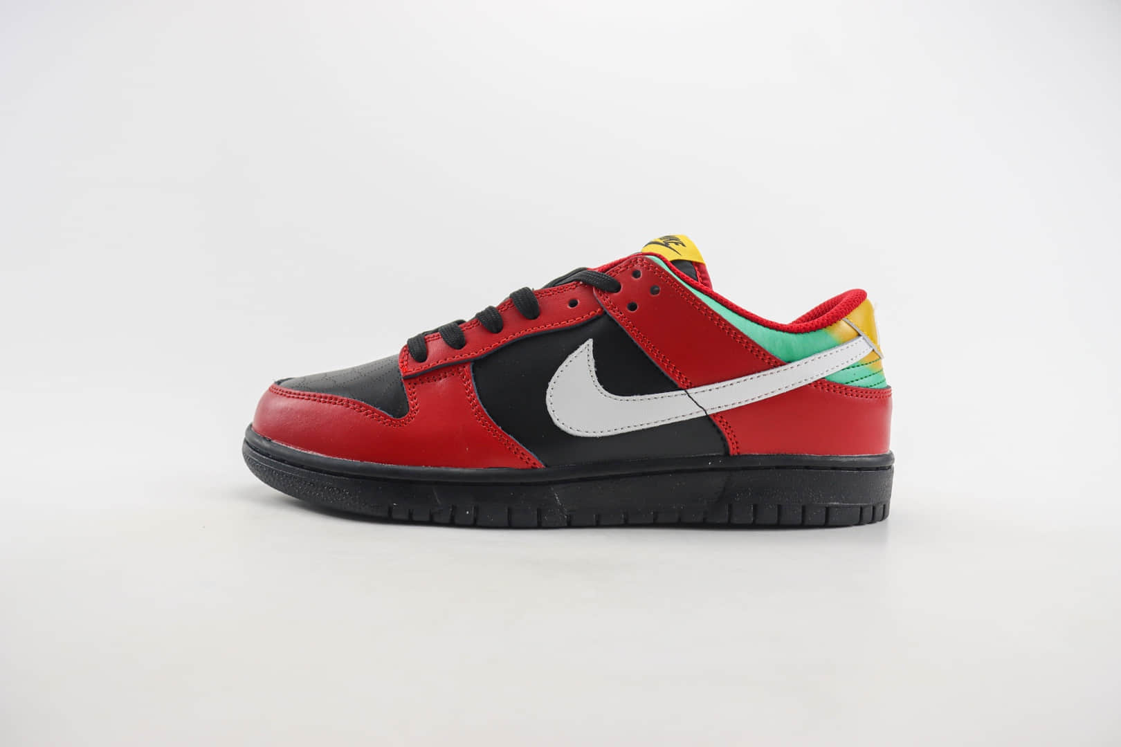 耐克Nike SB Dunk Low纯原版本低帮SB Dunk黑红色滑板板鞋 莆田耐克代理 (ID:105018) - 图片1
