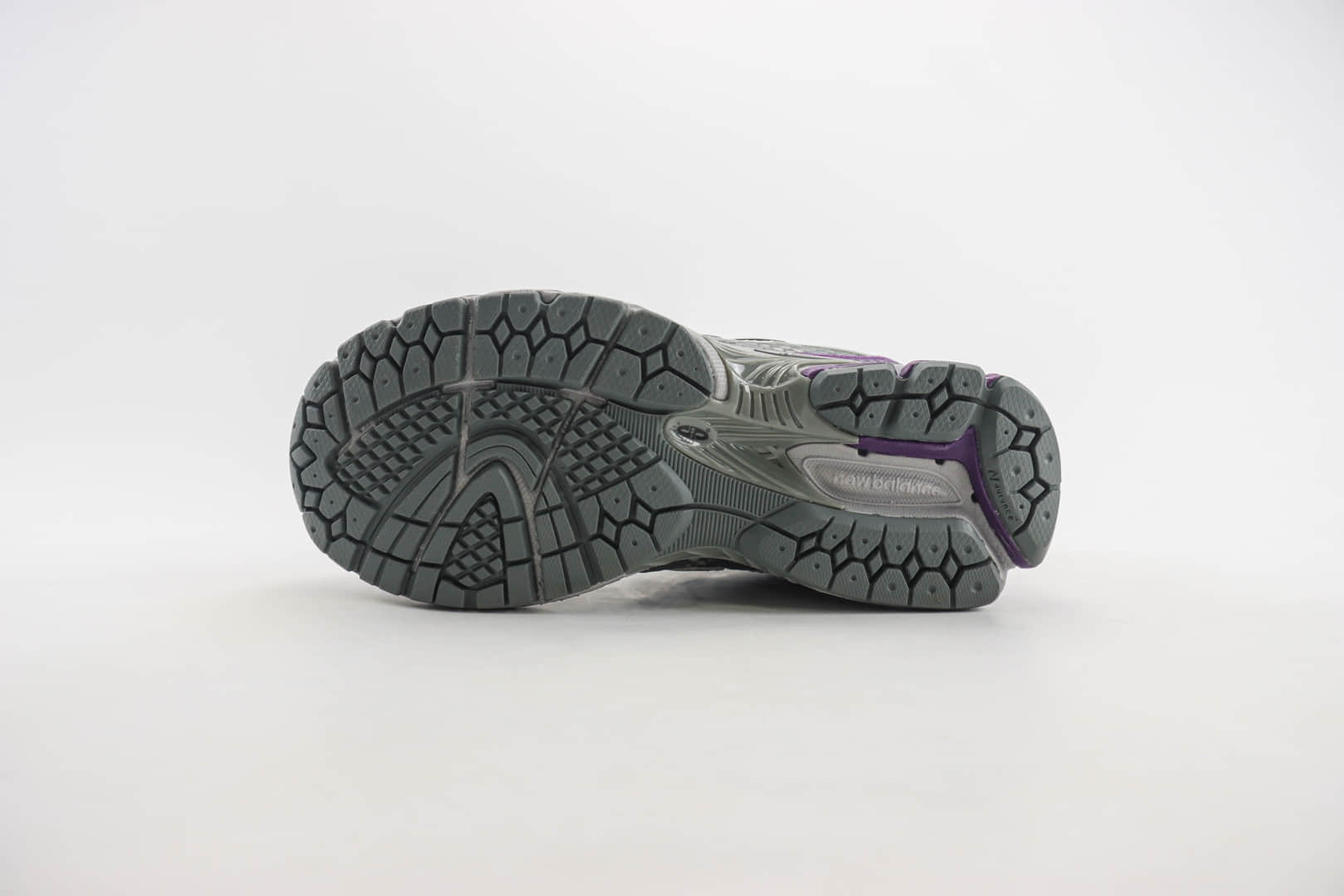 新百伦New Balance 860 V2纯原版本灰紫色NB860 V2复古老爹鞋 莆田新百伦货源 货号:ML860PP2