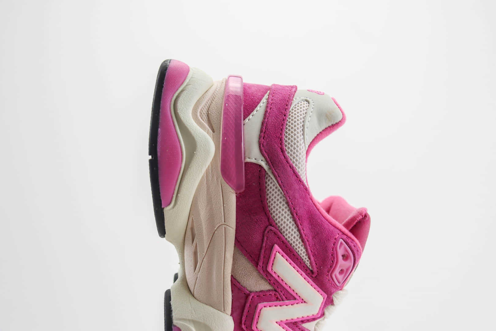 新百伦New Balance 9060纯原版本玫粉色NB9060复古慢跑鞋 莆田新百伦货源 货号:U9060FP