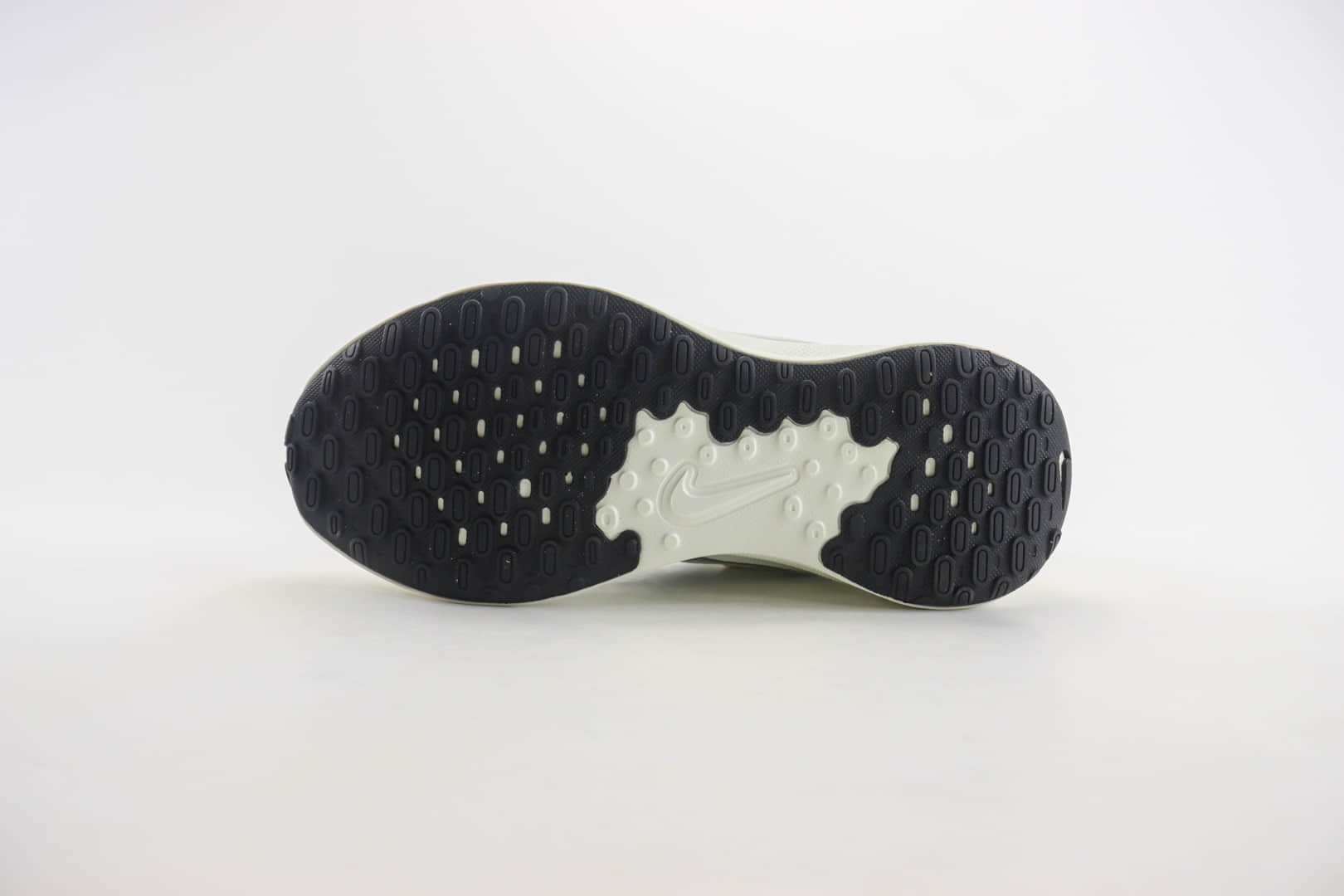 耐克Nike Revolution 7 Wide纯原版本白色网面跑鞋 莆田复刻鞋货源 货号:FB2208-101