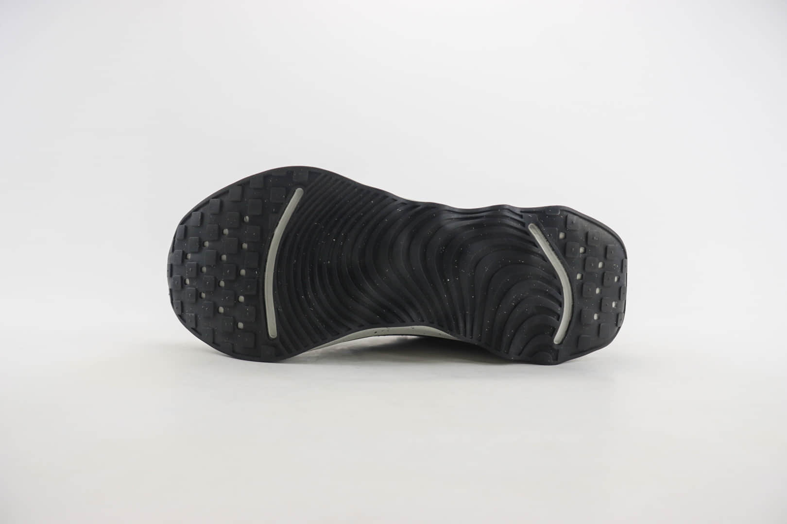 耐克Nike Motiva纯原版本灰色波浪缓震跑鞋 莆田复刻鞋货源 货号:DV1237-002