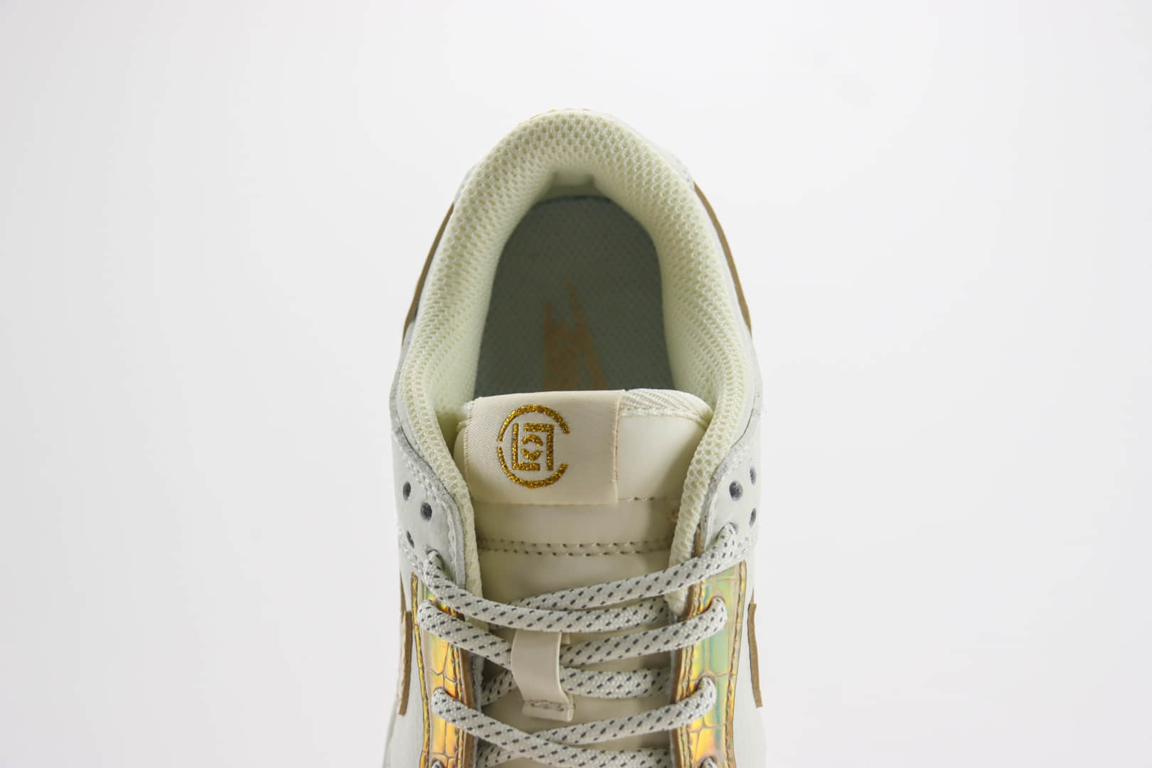 耐克CLOT x Nike SB Dunk Low纯原版本陈冠希联名SB Dunk米白金板鞋 莆田耐克货源 货号:JH8310-948