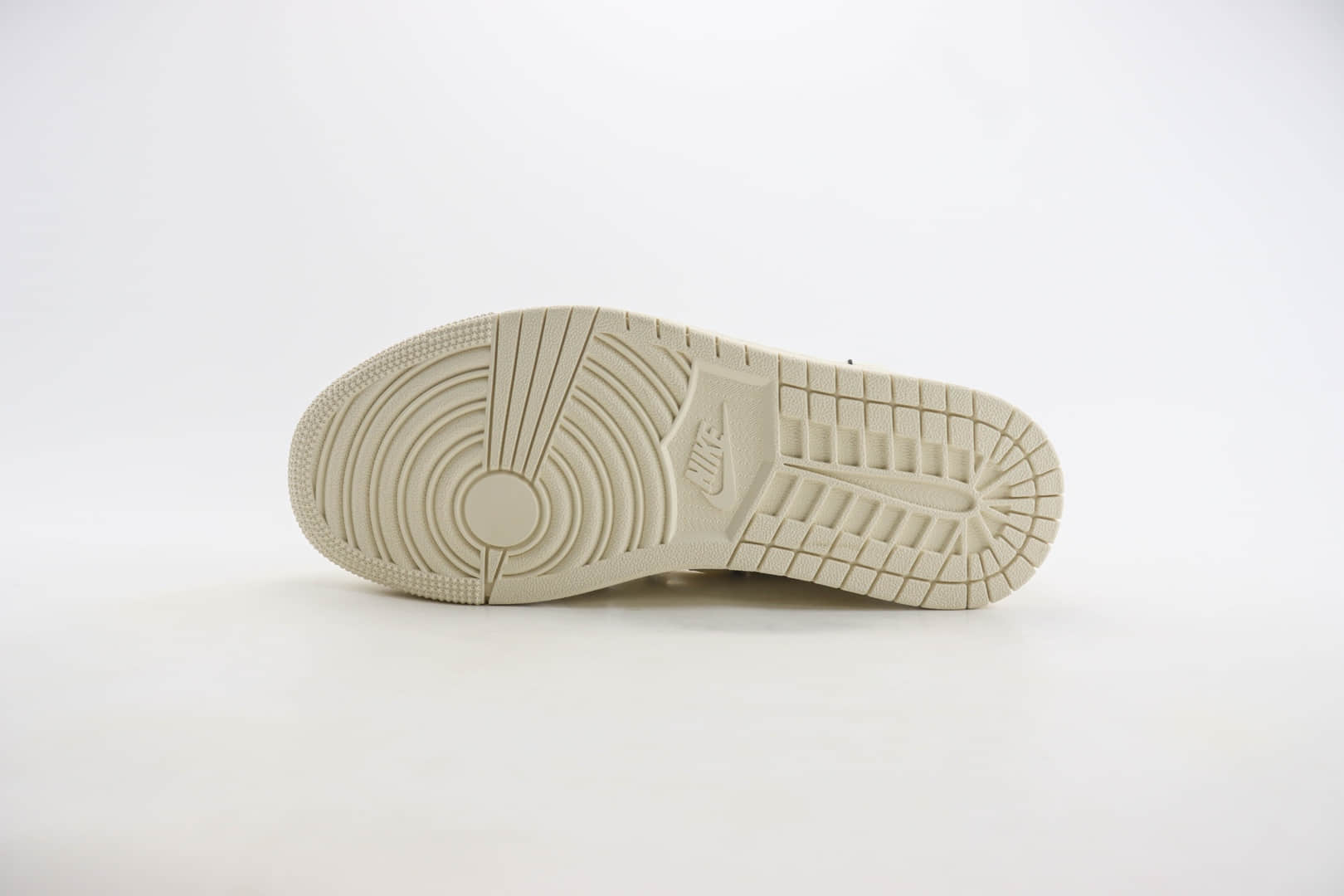 乔丹Air Jordan 1 Low纯原版本低帮AJ1米白色板鞋 莆田AJ货源 货号：SJ9950-017
