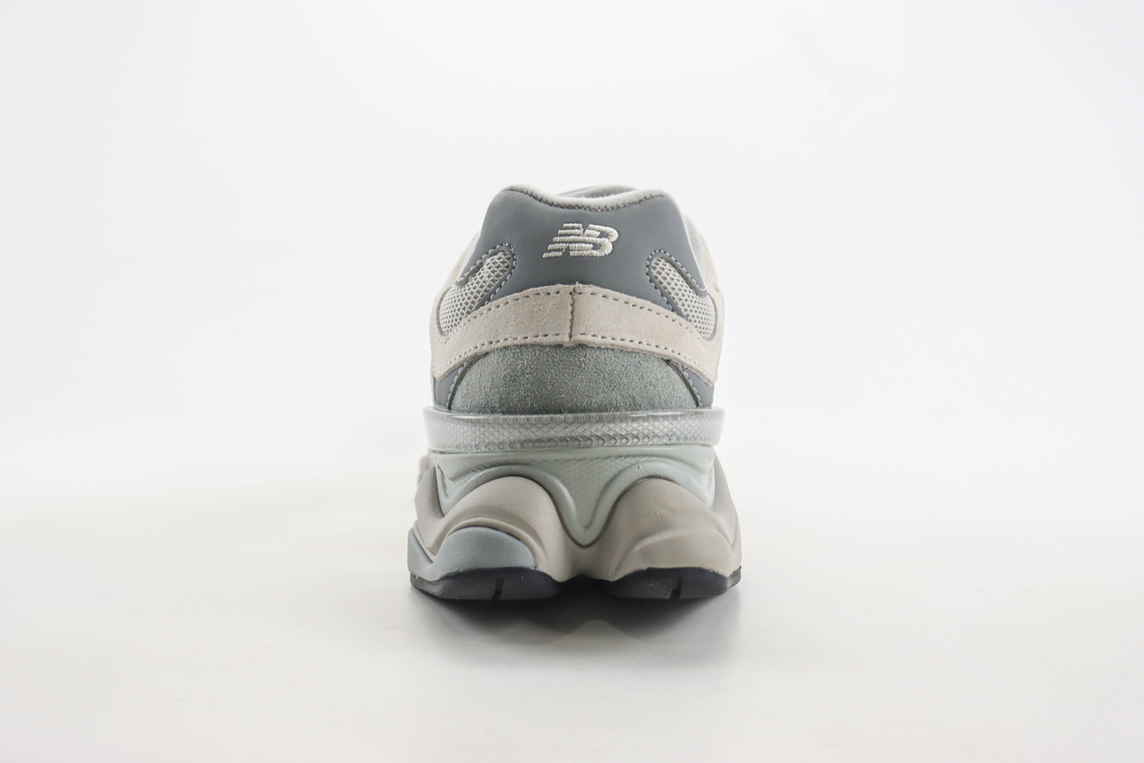 新百伦New Balance 9060纯原版本灰色NB9060复古慢跑鞋 莆田新百伦货源 货号:U9060JCG