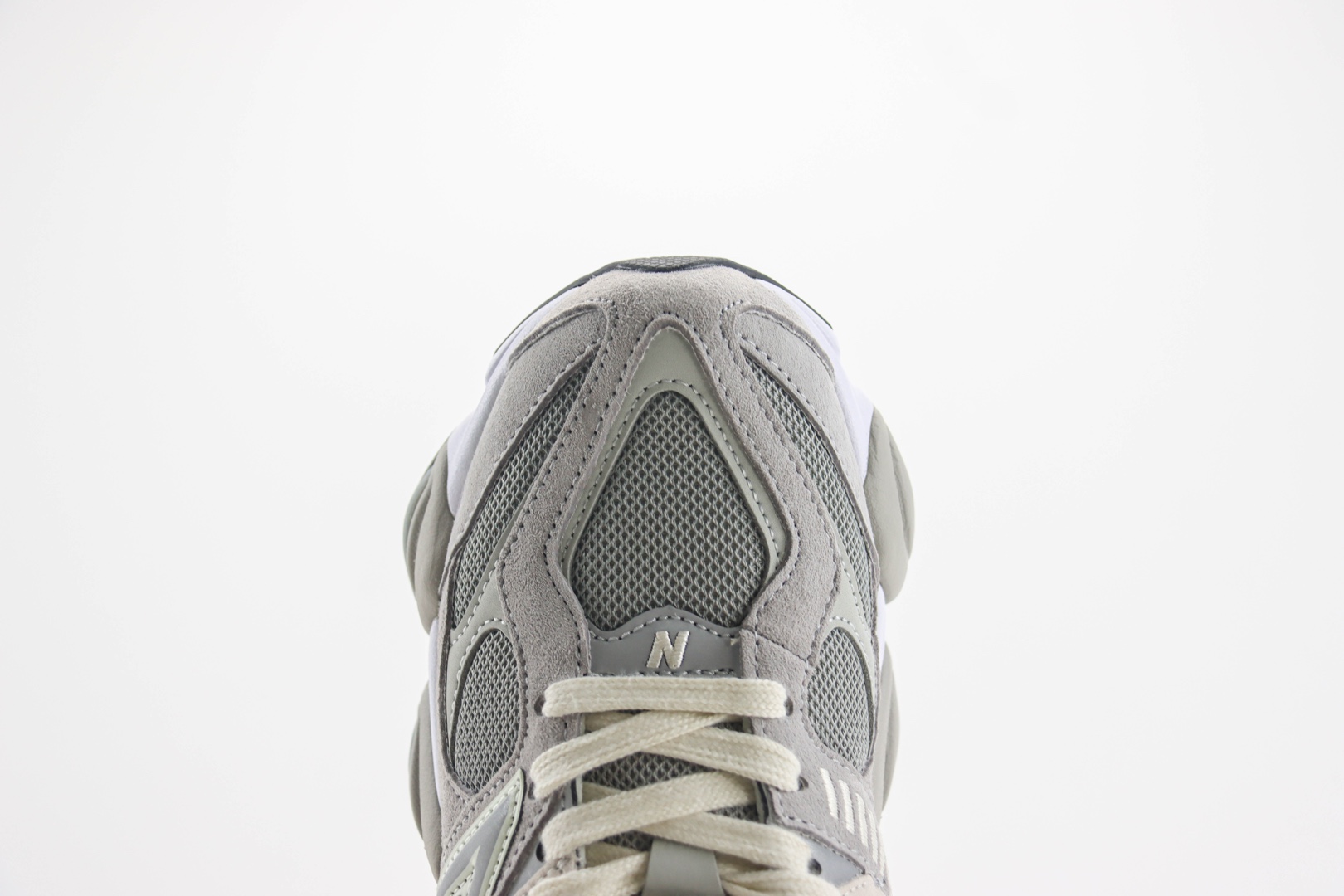 新百伦New Balance 9060纯原版本灰色NB9060复古慢跑鞋 莆田新百伦货源 货号:U9060JCG