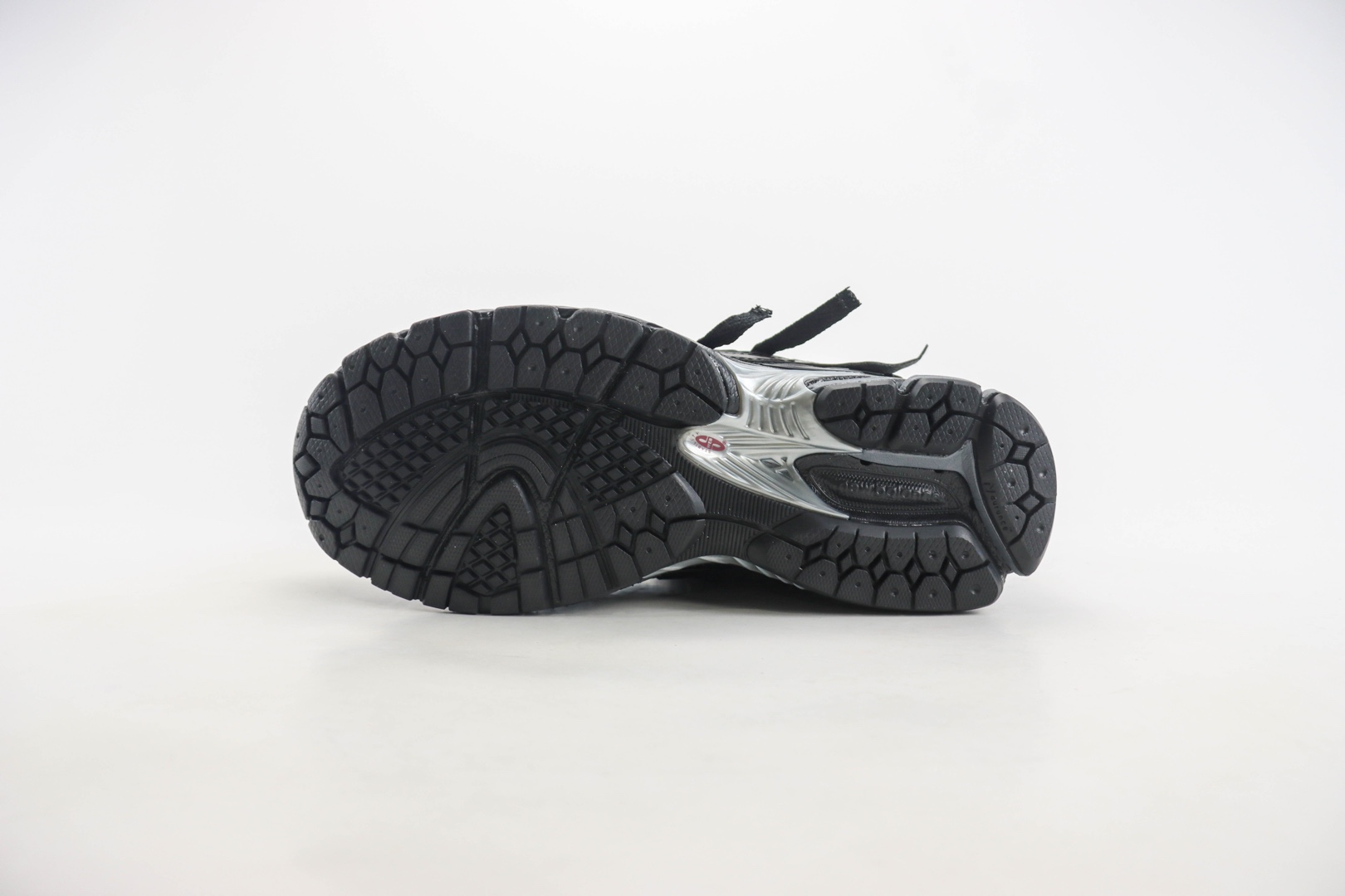 新百伦New Balance 1906纯原版本黑武士NB1906复古解构老爹鞋 莆田新百伦货源 货号:M1906AF
