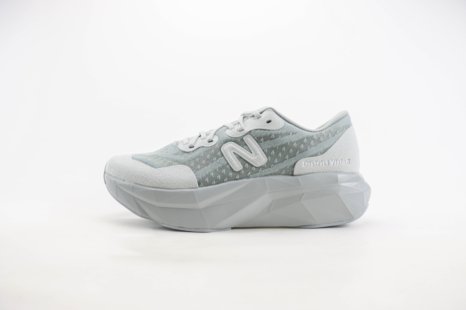 新百伦Stone Island x New Balance FuelCell Rebel V4纯原版本石头岛联名水泥灰轻便跑鞋 莆田新百伦货源 货号:MRCELVD4
