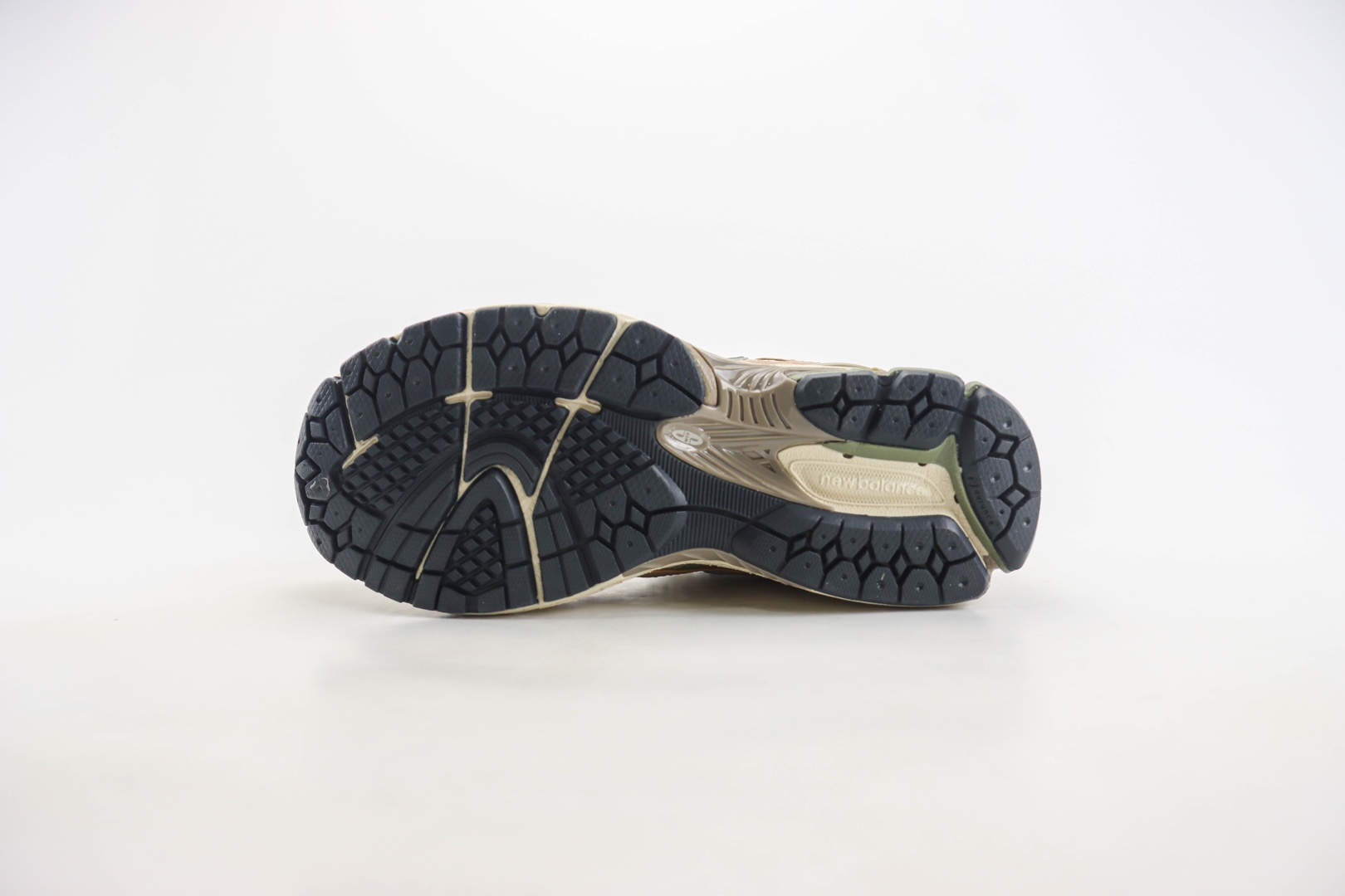 新百伦New Balance 1906纯原版本NB1906灰桔绿复古老爹鞋 莆田新百伦货源 货号:M1906NE