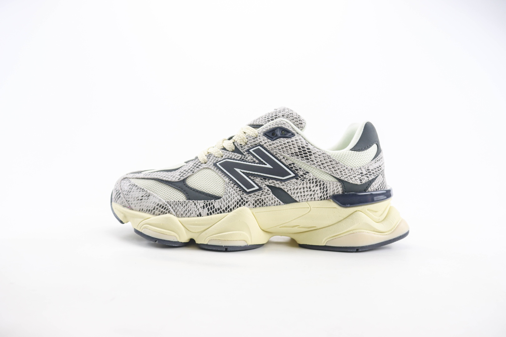 新百伦New Balance 9060纯原版本NB9060蛇年限定复古运动慢跑鞋 莆田复刻鞋货源 货号:U9060SNA